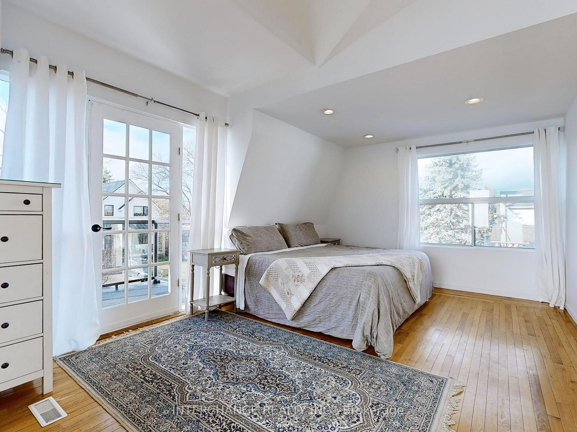 Photo 17 of 61 Gort Avenue, Etobicoke, Alderwood — HOMEH