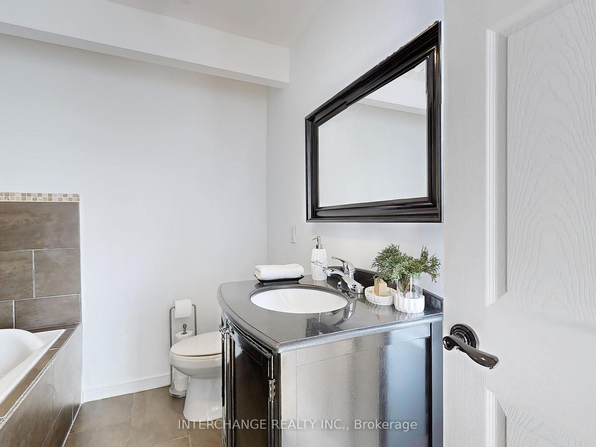 Photo 19 of 61 Gort Avenue, Etobicoke, Alderwood — HOMEH