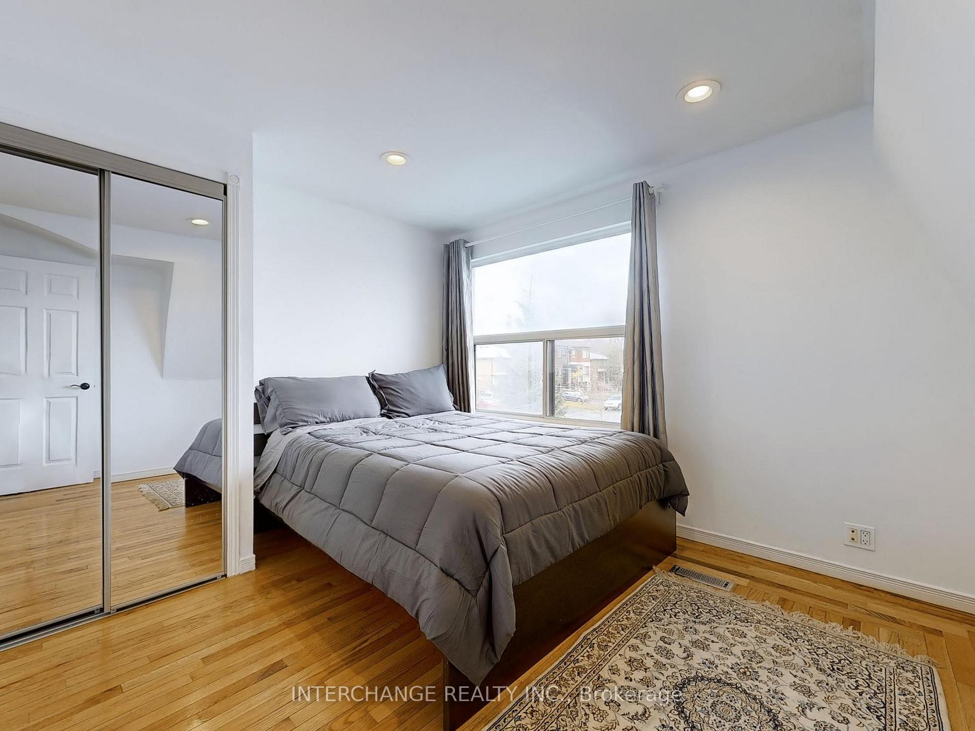 Photo 21 of 61 Gort Avenue, Etobicoke, Alderwood — HOMEH