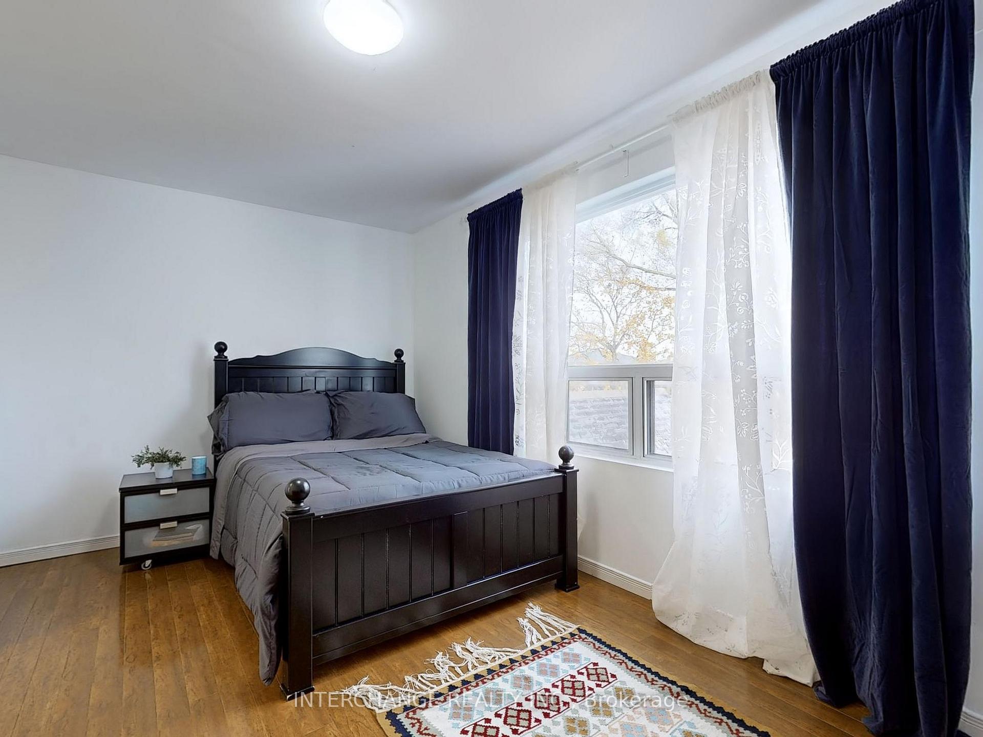 Photo 22 of 61 Gort Avenue, Etobicoke, Alderwood — HOMEH