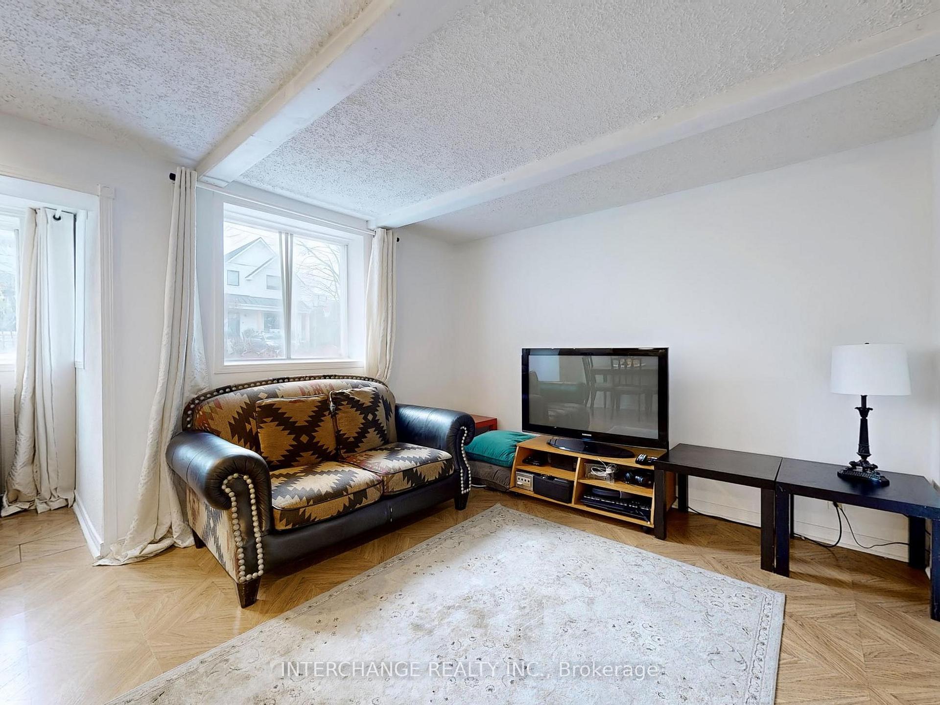 Photo 25 of 61 Gort Avenue, Etobicoke, Alderwood — HOMEH