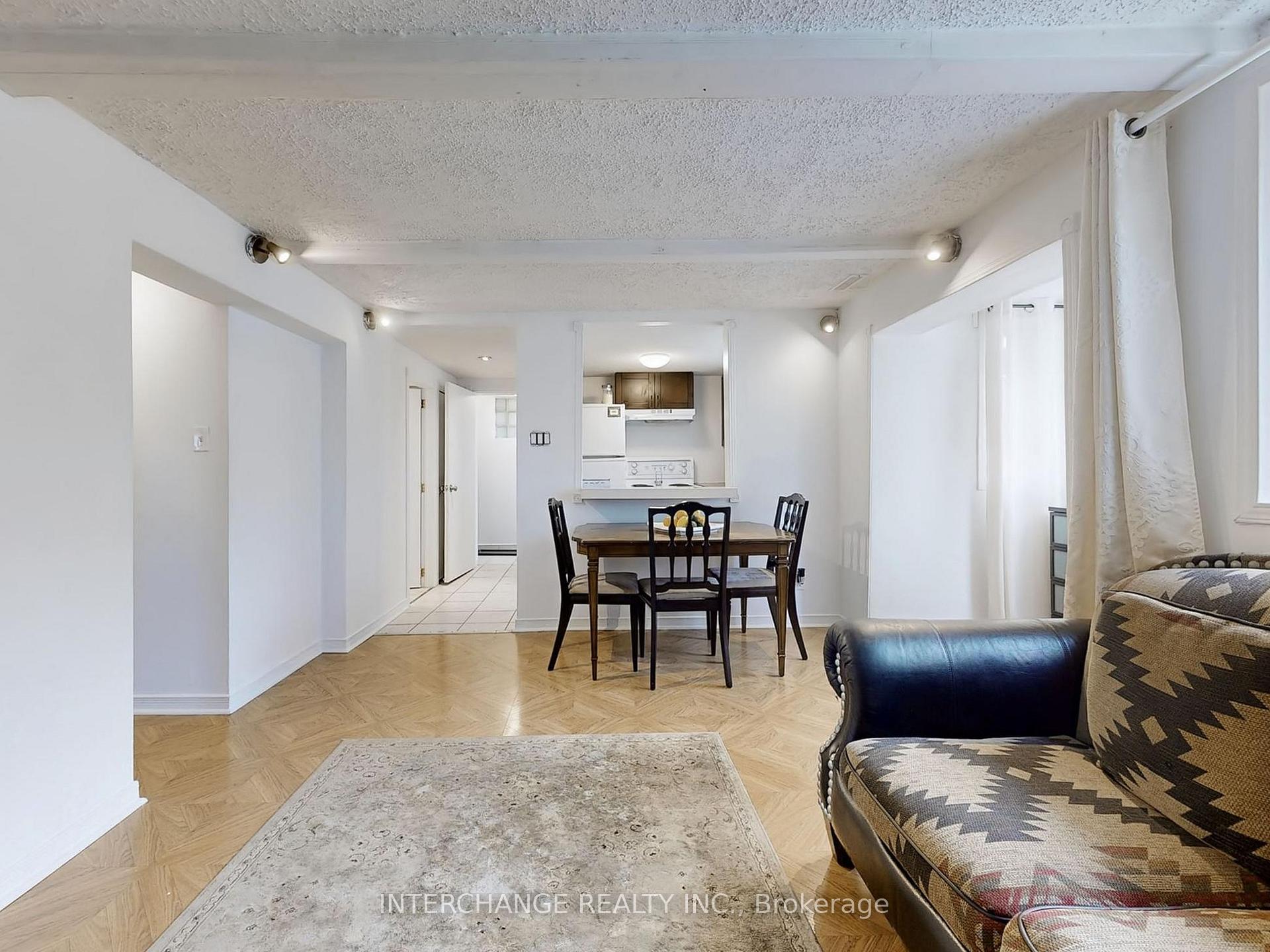 Photo 26 of 61 Gort Avenue, Etobicoke, Alderwood — HOMEH