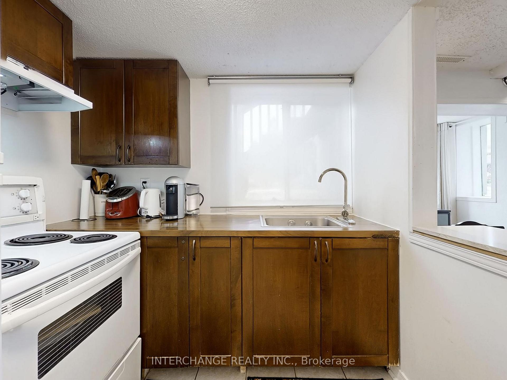 Photo 27 of 61 Gort Avenue, Etobicoke, Alderwood — HOMEH