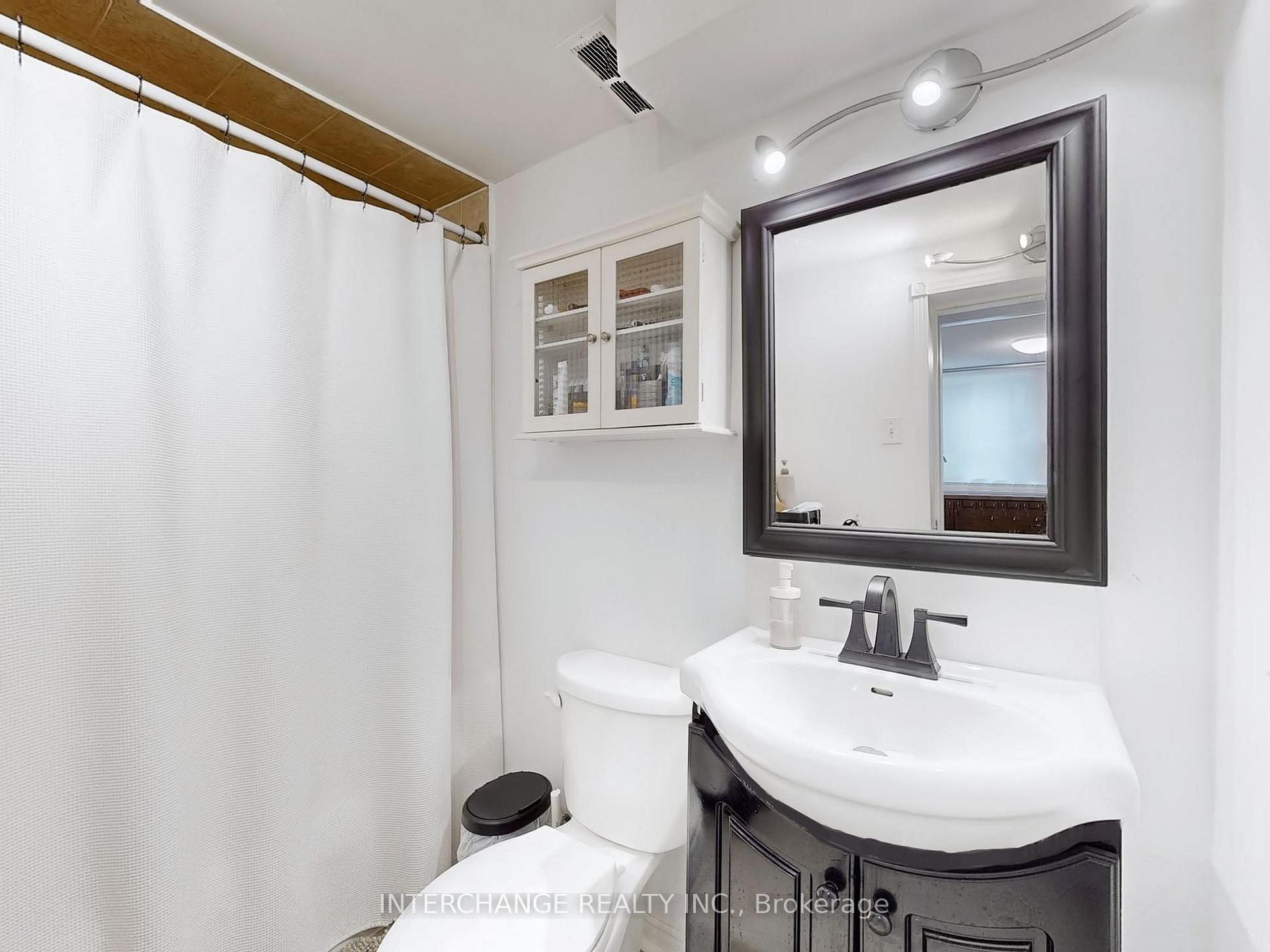 Photo 29 of 61 Gort Avenue, Etobicoke, Alderwood — HOMEH