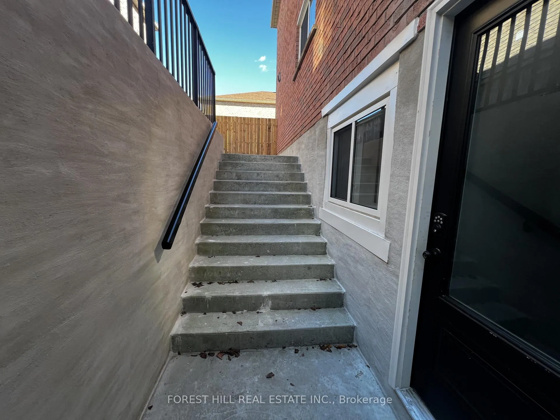 Photo 16 of Unit LOWER, 181 Johnson Street, Barrie, Grove East — HOMEH