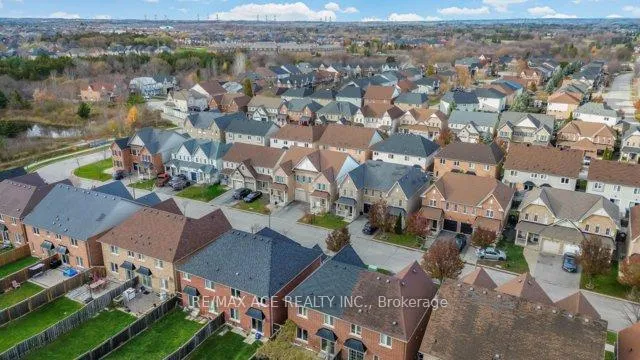 Photo 9 of 63 Westray Crescent, Ajax, Northeast Ajax — HOMEH