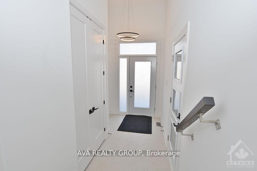 Photo 4 of 18 Gould Street, Ottawa, Ottawa West/Tunneys Pasture — HOMEH