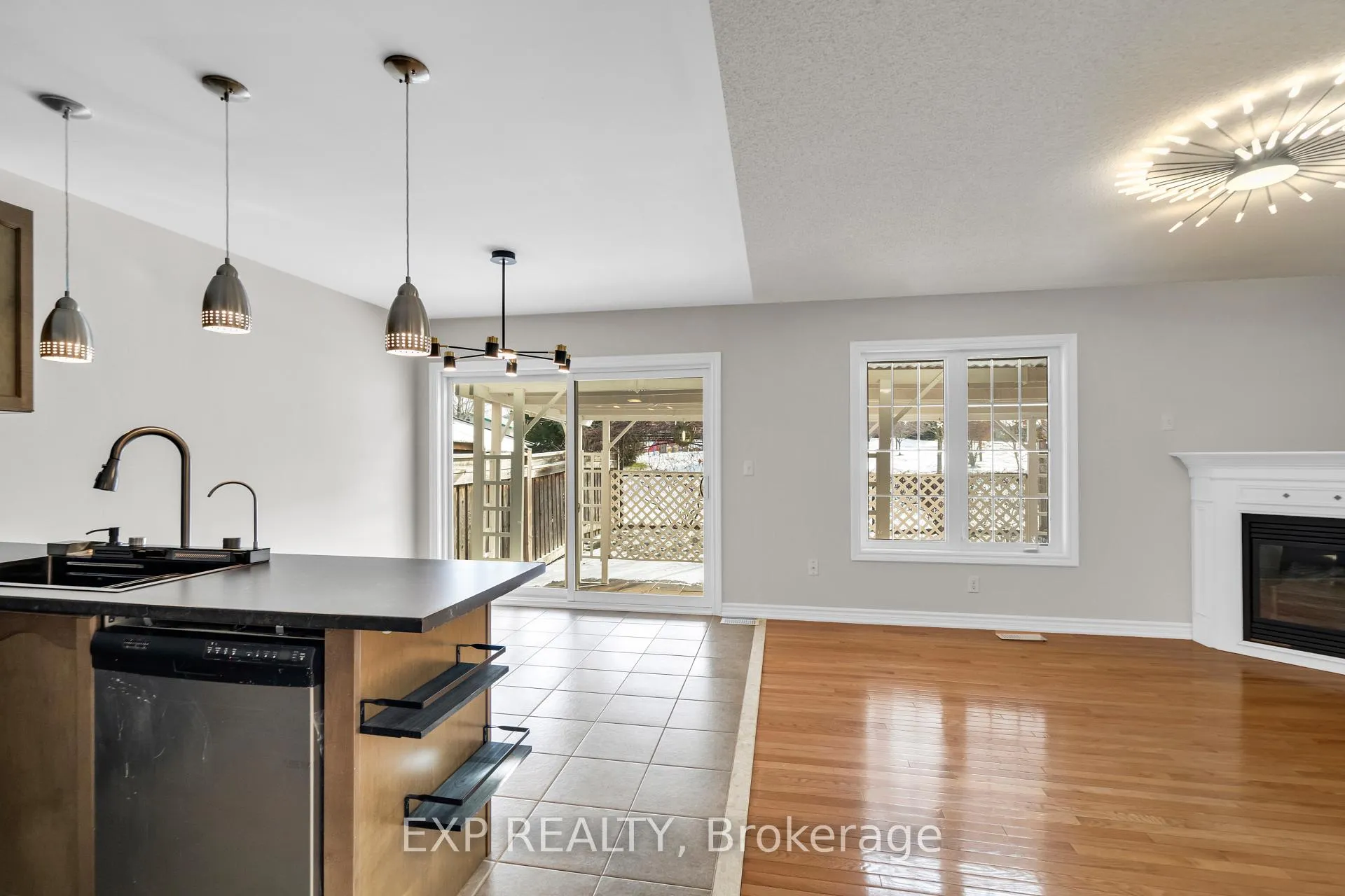 Photo 12 of 7 Wallwark Street, Aurora, Bayview Northeast — HOMEH