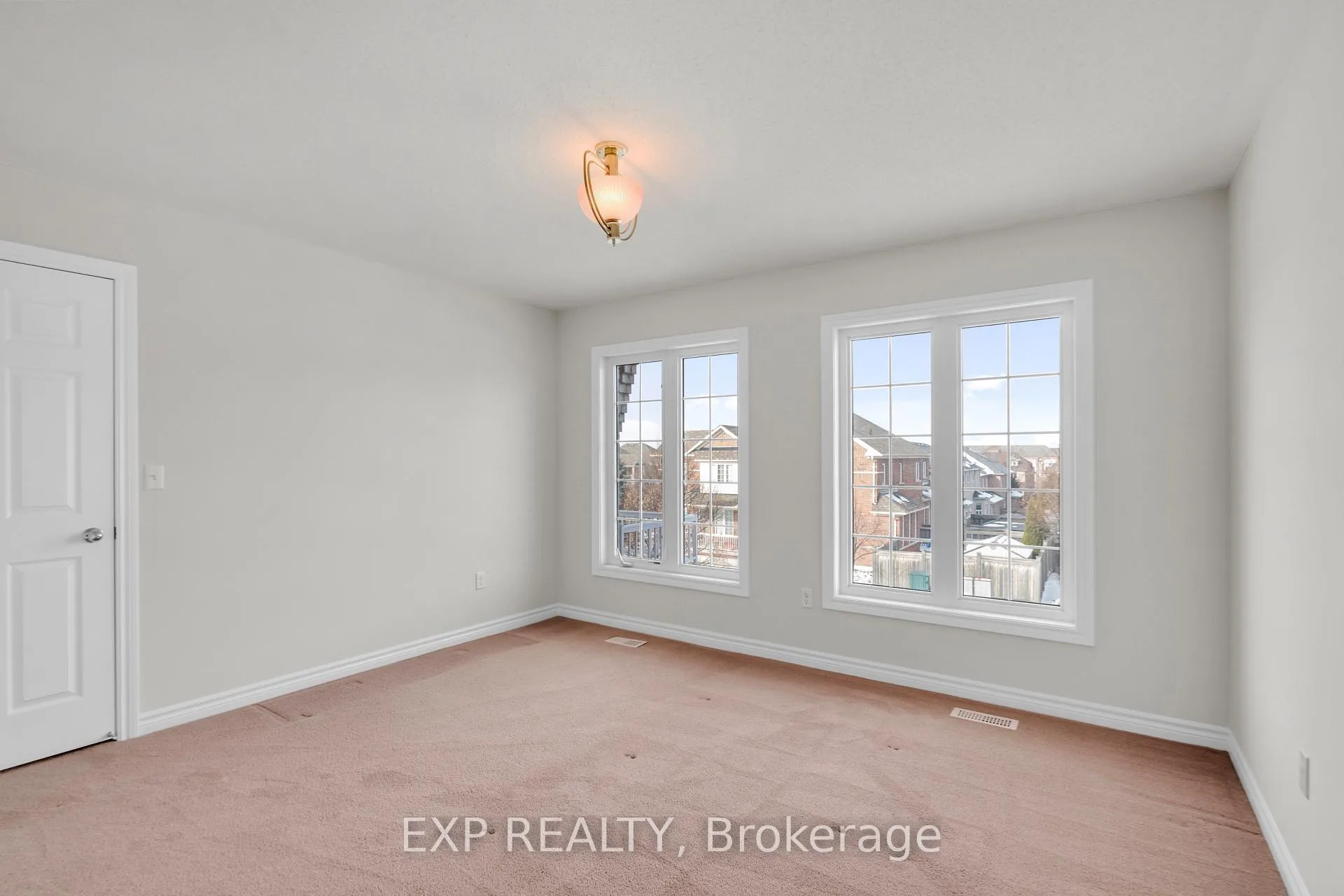 Photo 24 of 7 Wallwark Street, Aurora, Bayview Northeast — HOMEH