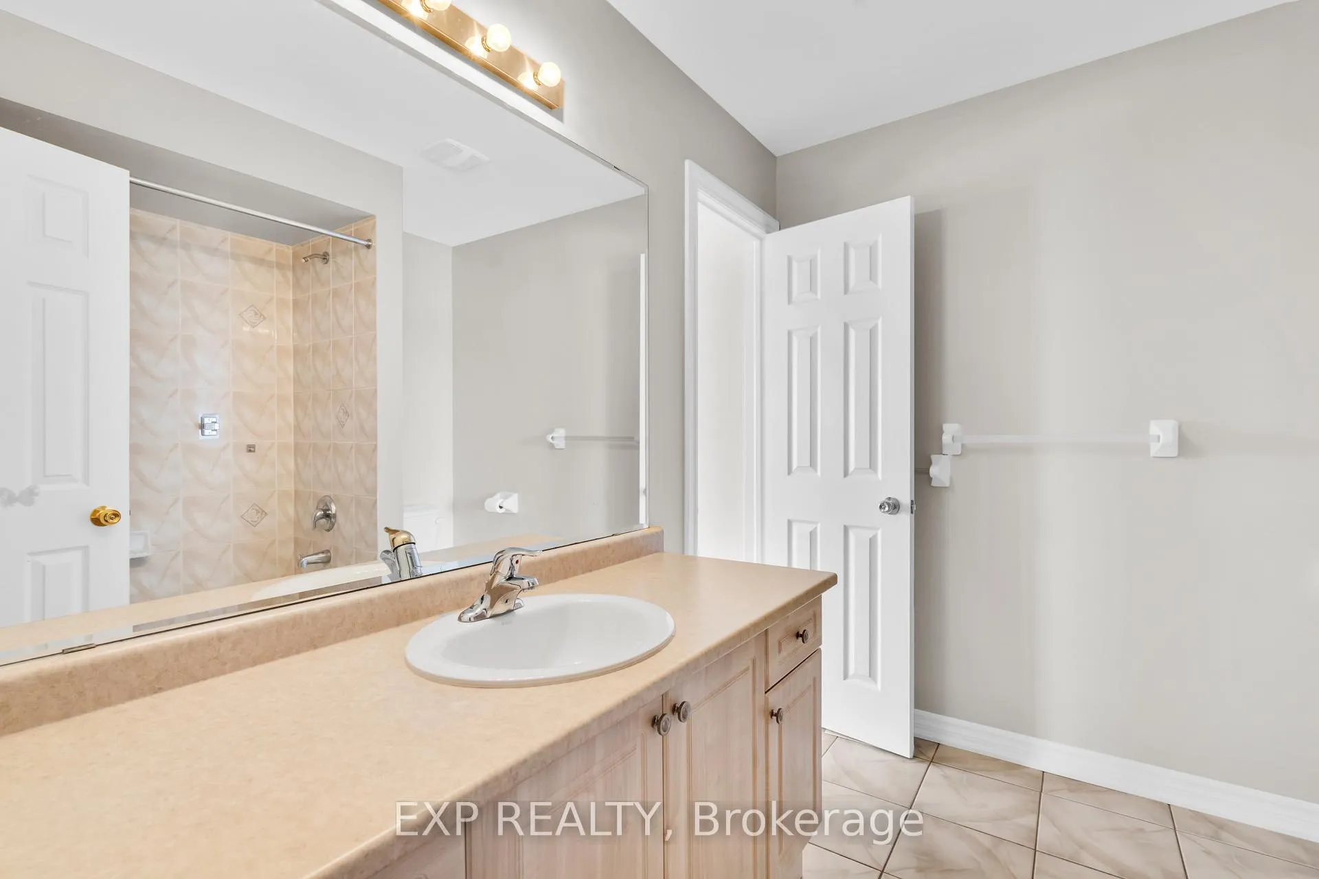 Photo 27 of 7 Wallwark Street, Aurora, Bayview Northeast — HOMEH