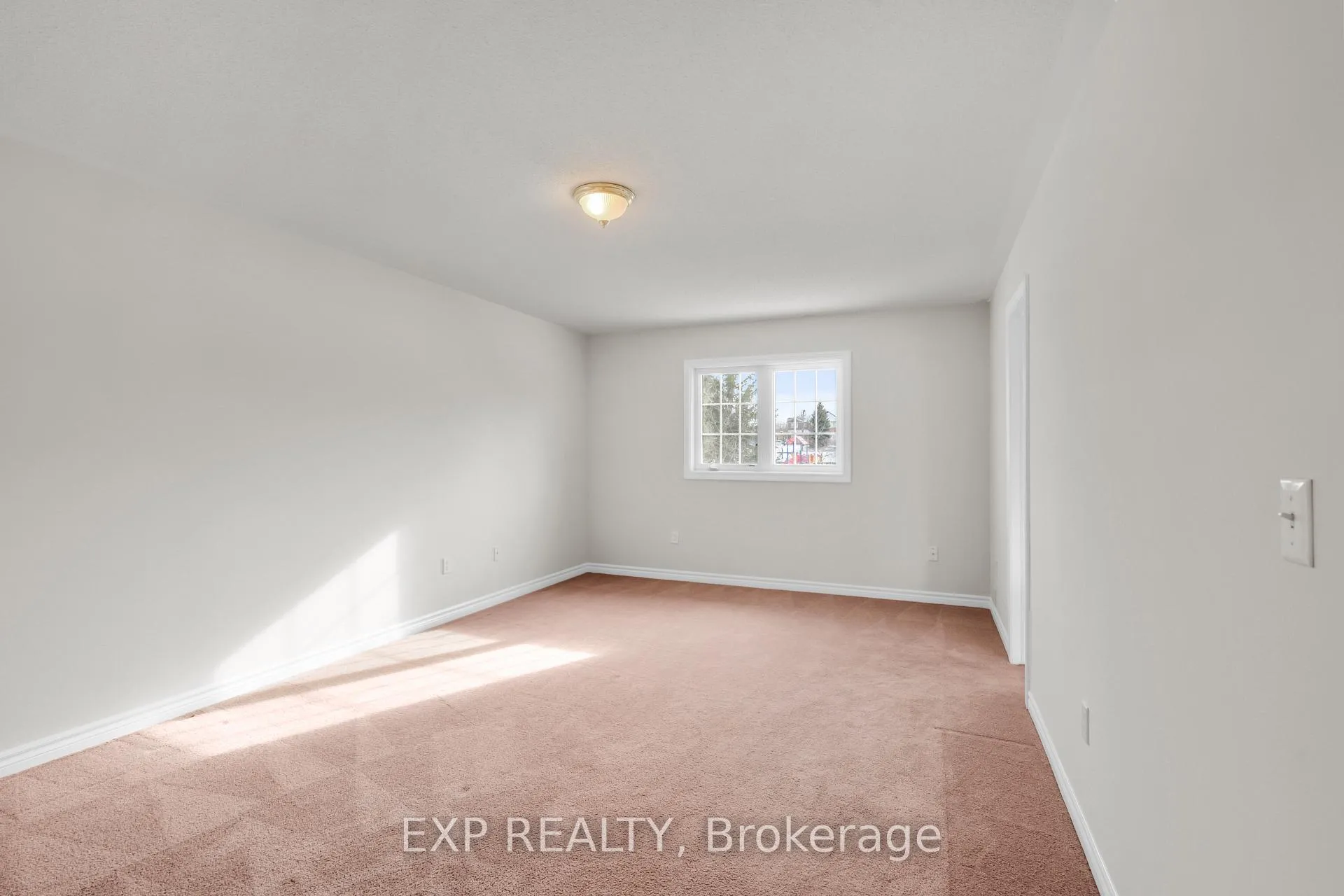 Photo 33 of 7 Wallwark Street, Aurora, Bayview Northeast — HOMEH