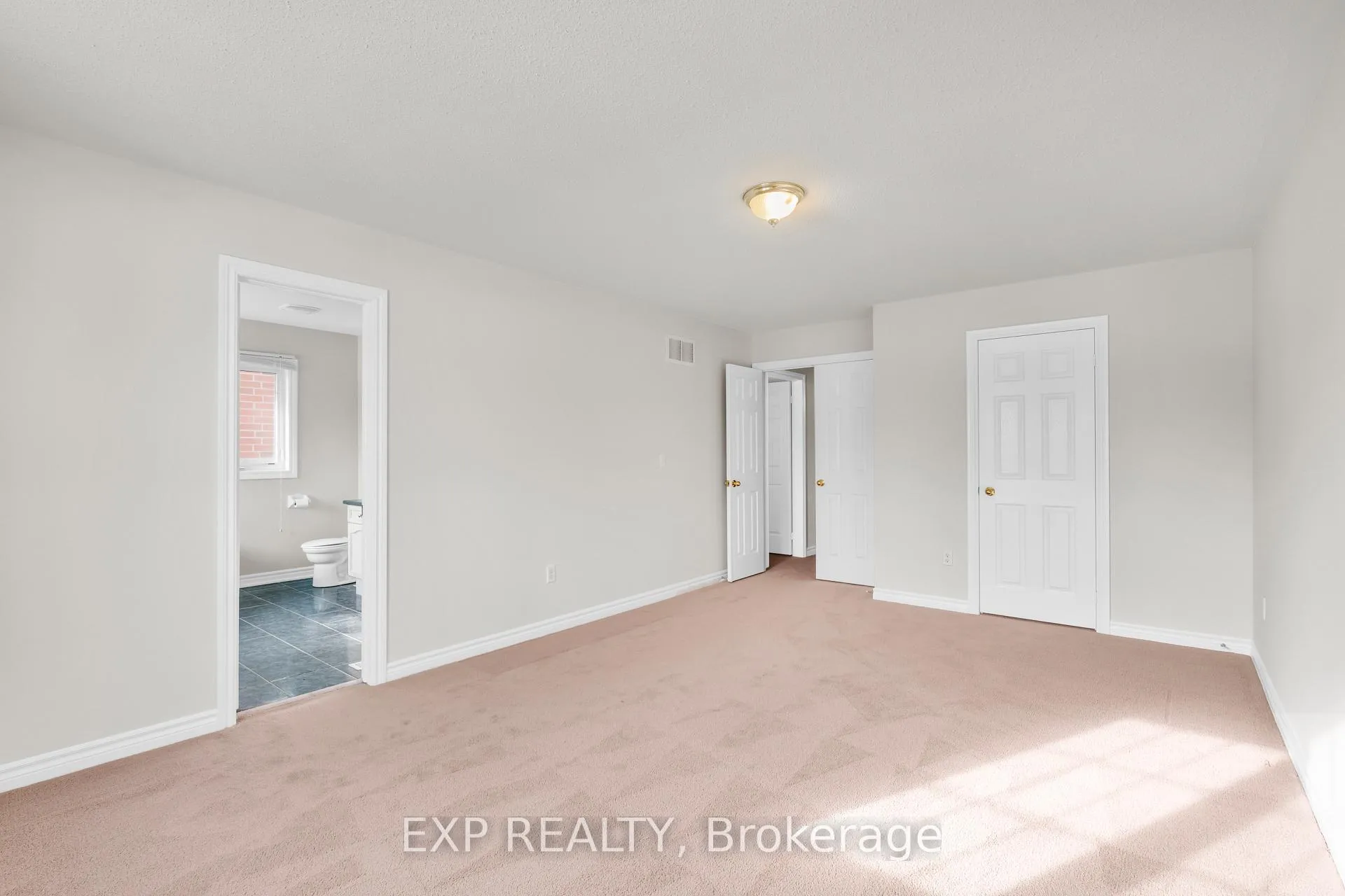 Photo 36 of 7 Wallwark Street, Aurora, Bayview Northeast — HOMEH