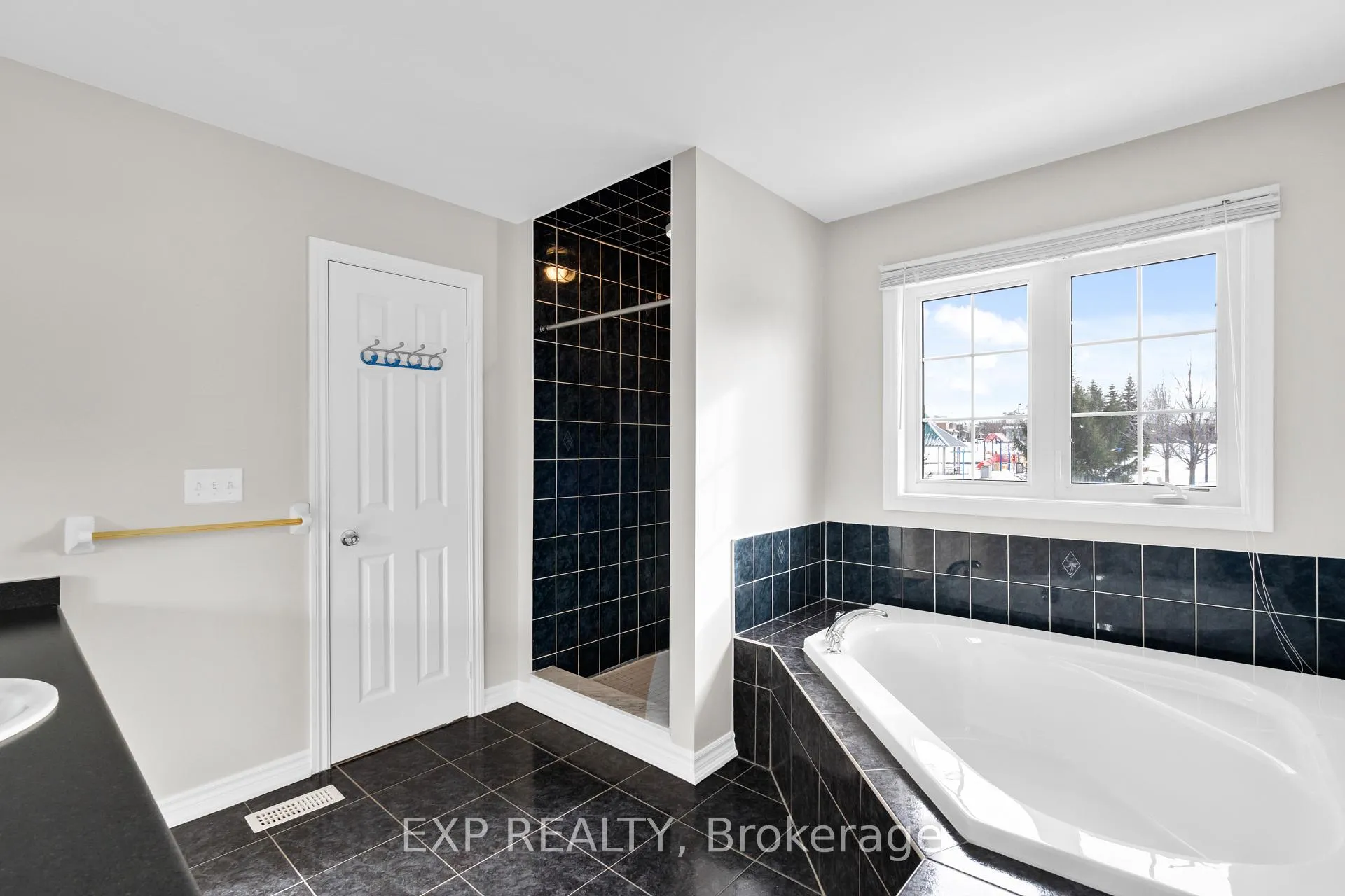 Photo 39 of 7 Wallwark Street, Aurora, Bayview Northeast — HOMEH