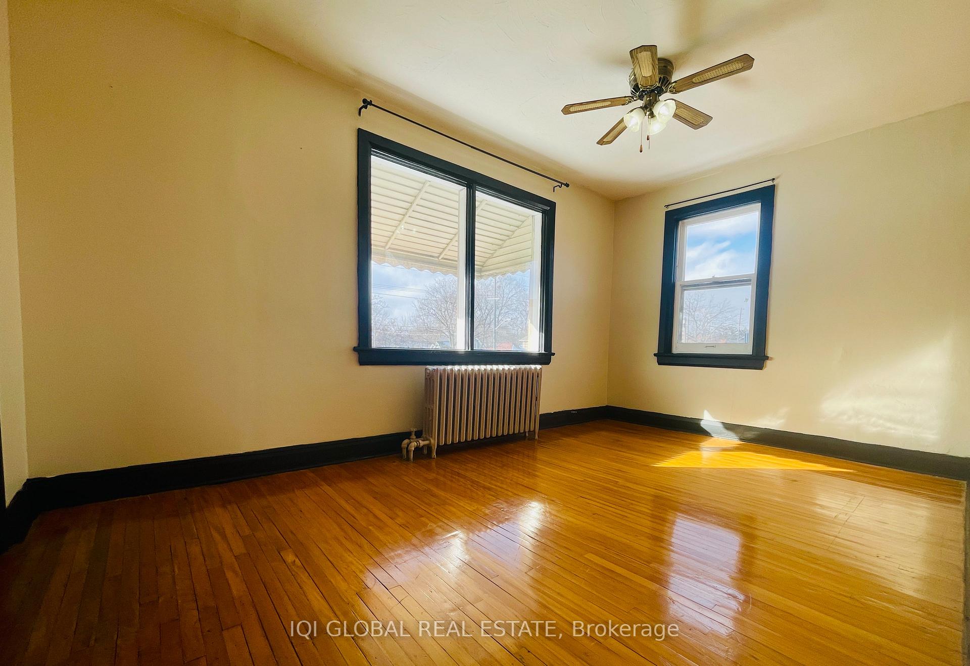 Photo 8 of 529 Browns Line, Etobicoke, Alderwood — HOMEH