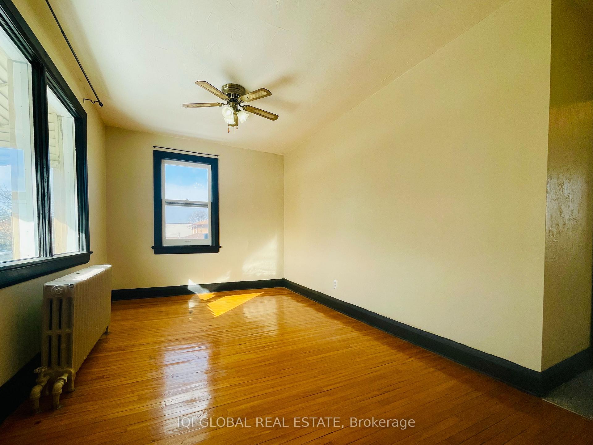 Photo 9 of 529 Browns Line, Etobicoke, Alderwood — HOMEH