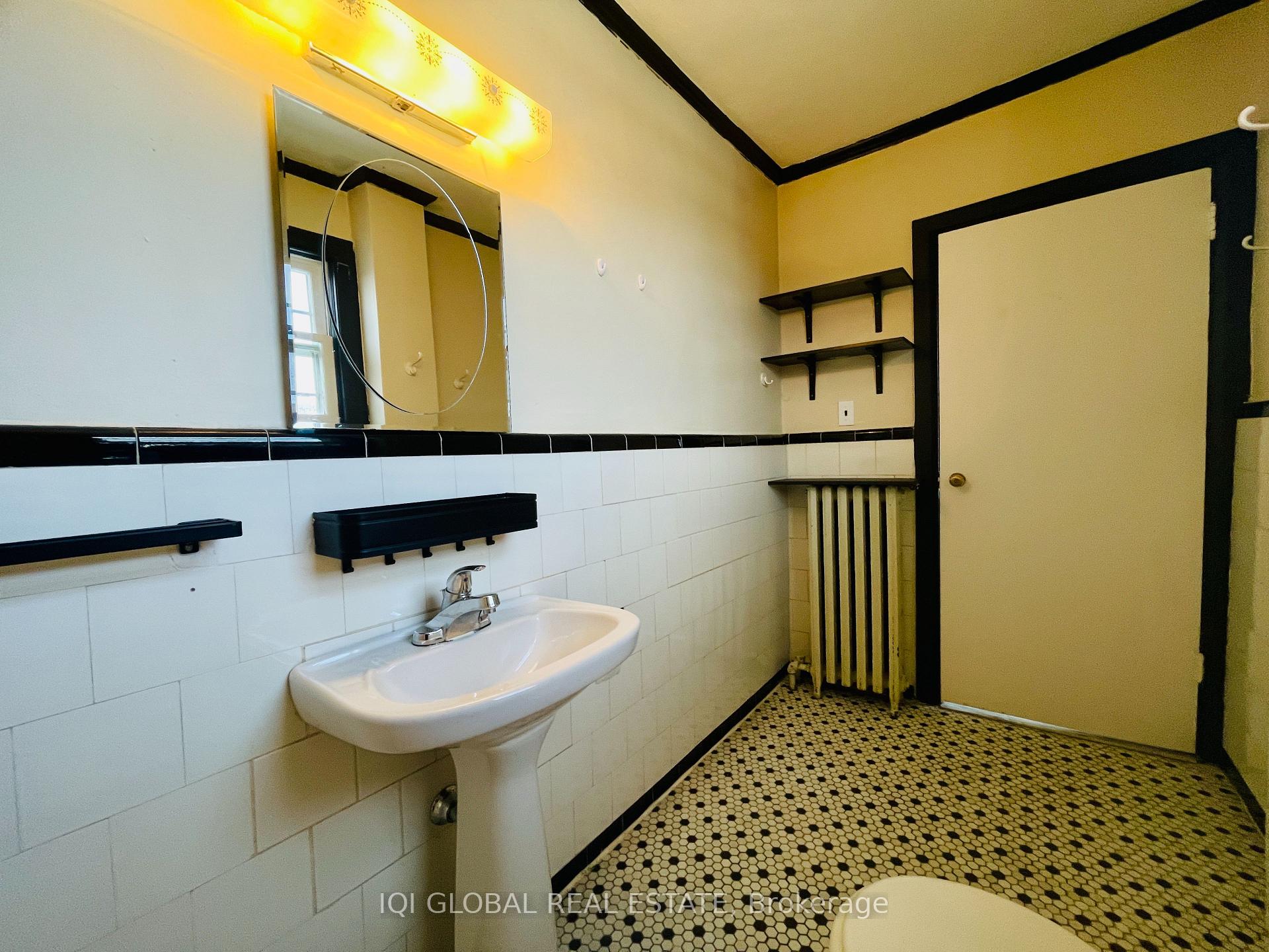 Photo 12 of 529 Browns Line, Etobicoke, Alderwood — HOMEH