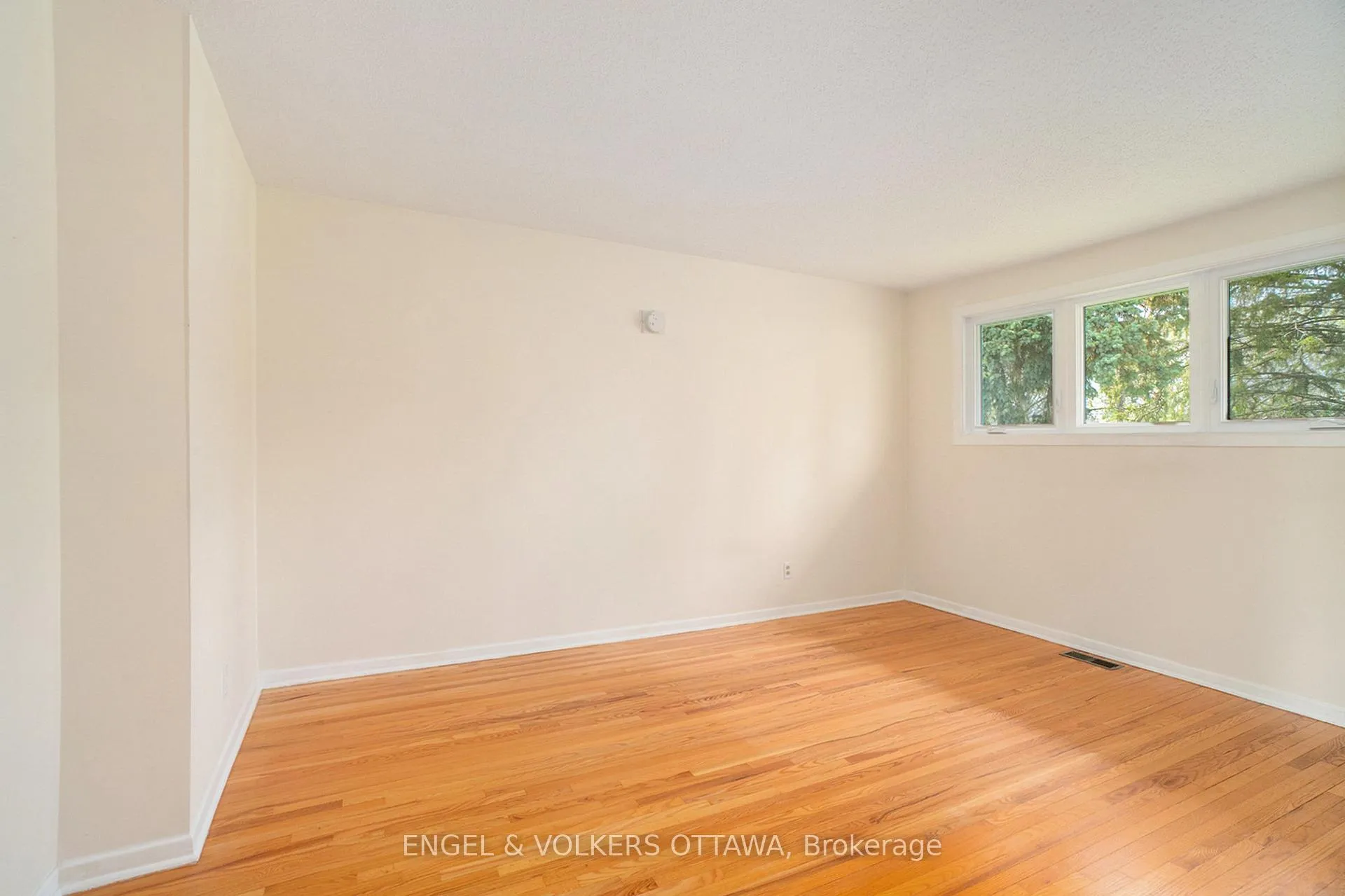Photo 86 of 1805 Applegrove Court, Ottawa, Beacon Hill South — HOMEH