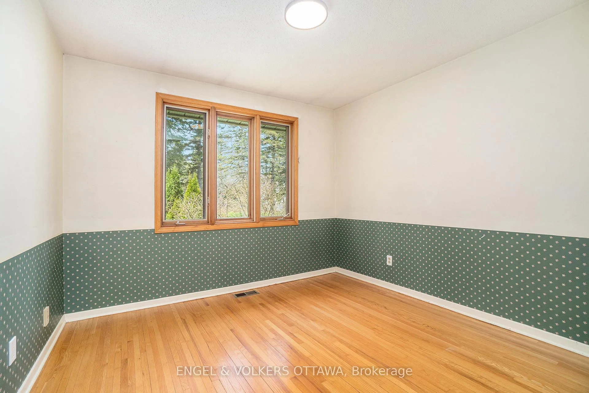 Photo 90 of 1805 Applegrove Court, Ottawa, Beacon Hill South — HOMEH