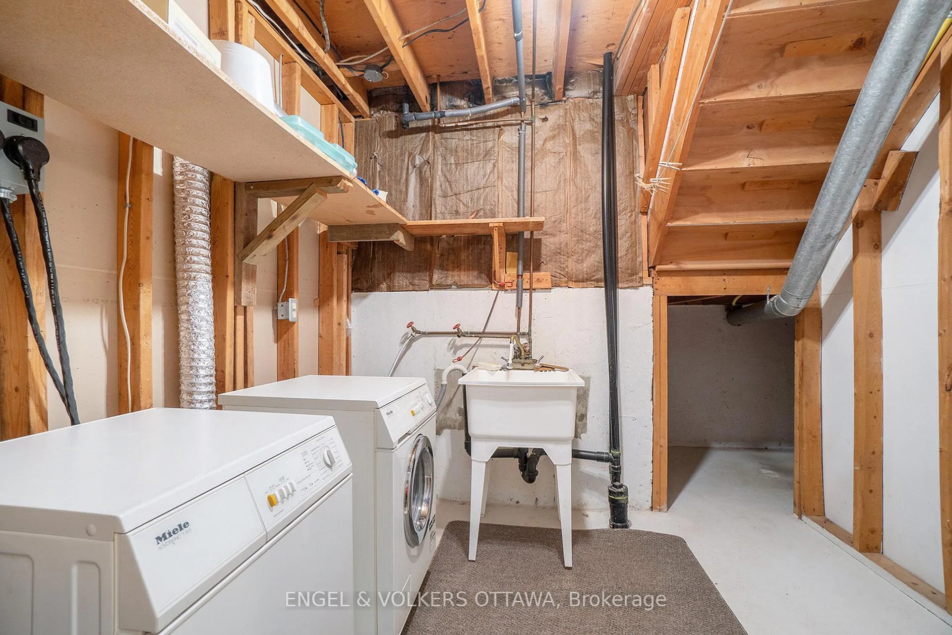 Photo 125 of 1805 Applegrove Court, Ottawa, Beacon Hill South — HOMEH