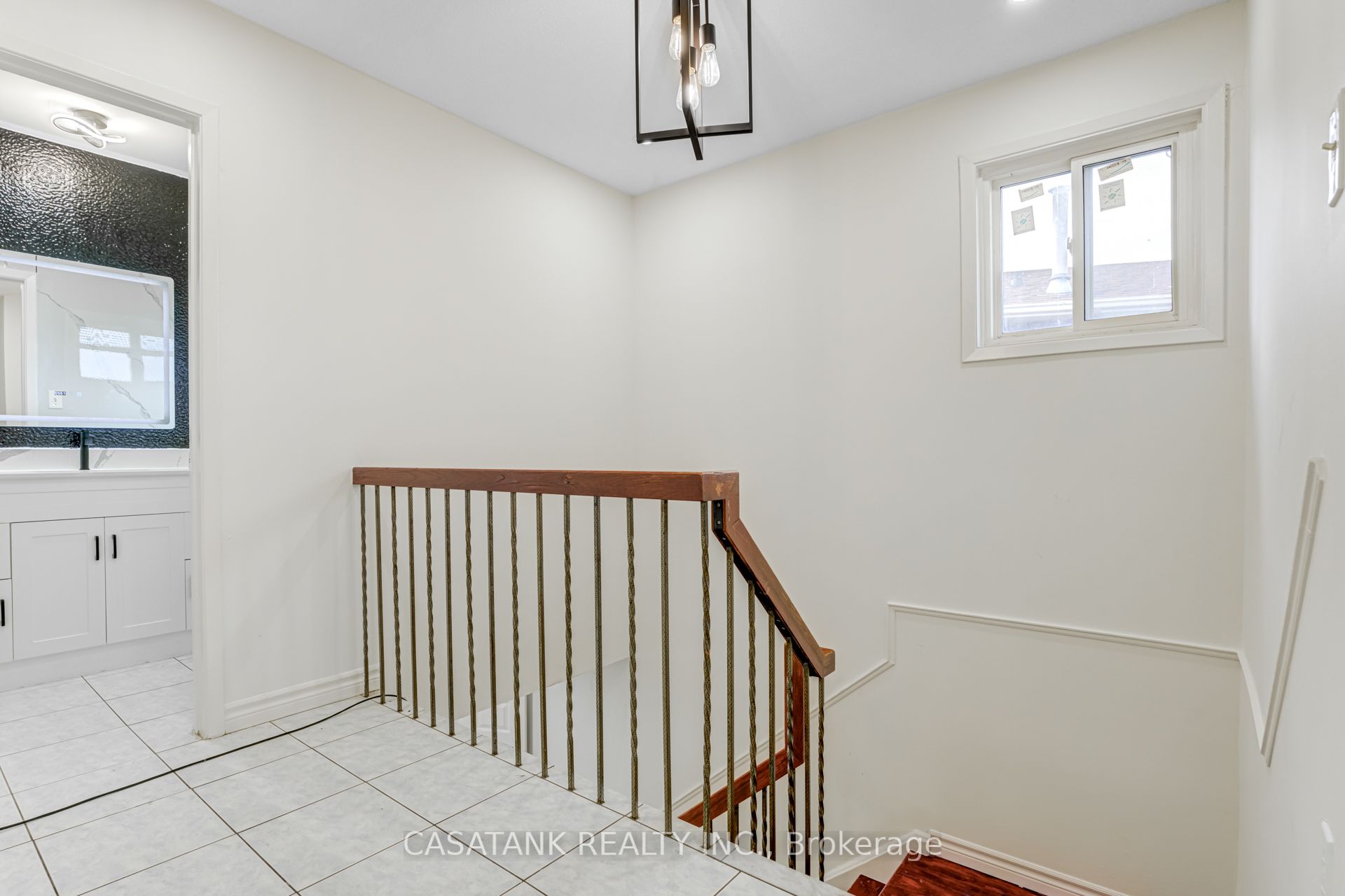 Photo 58 of 34 Willerton Close, Brampton, Brampton North — HOMEH