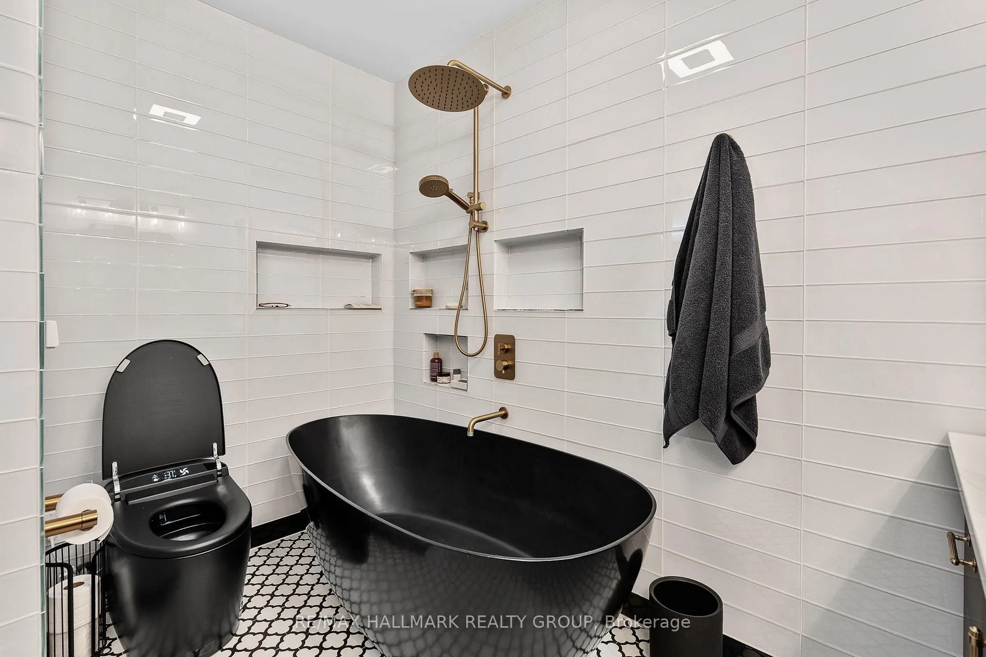 Photo 137 of 1880 Barnhart Place, Ottawa, Alta Vista/Faircrest Heights — HOMEH