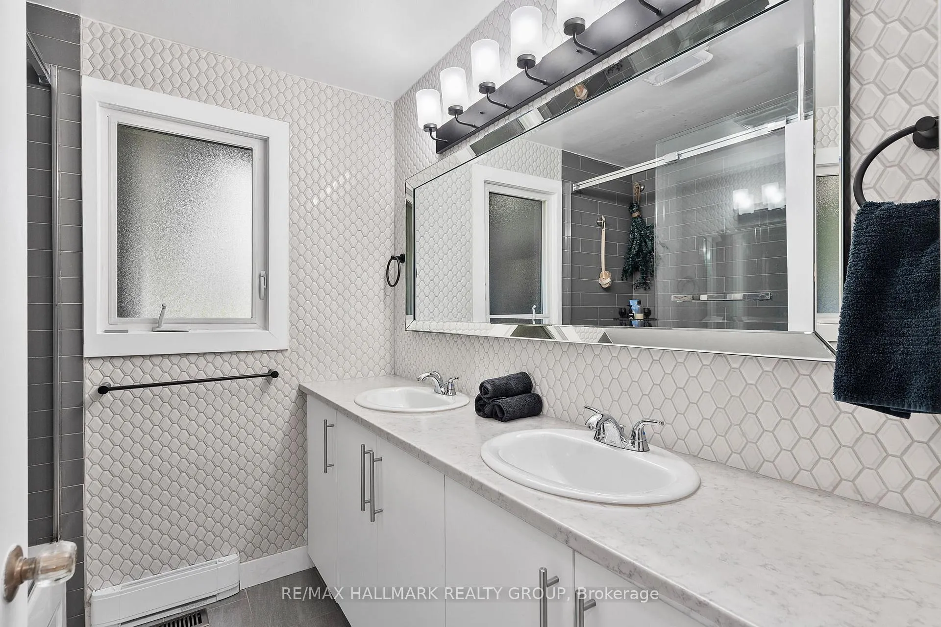 Photo 160 of 1880 Barnhart Place, Ottawa, Alta Vista/Faircrest Heights — HOMEH