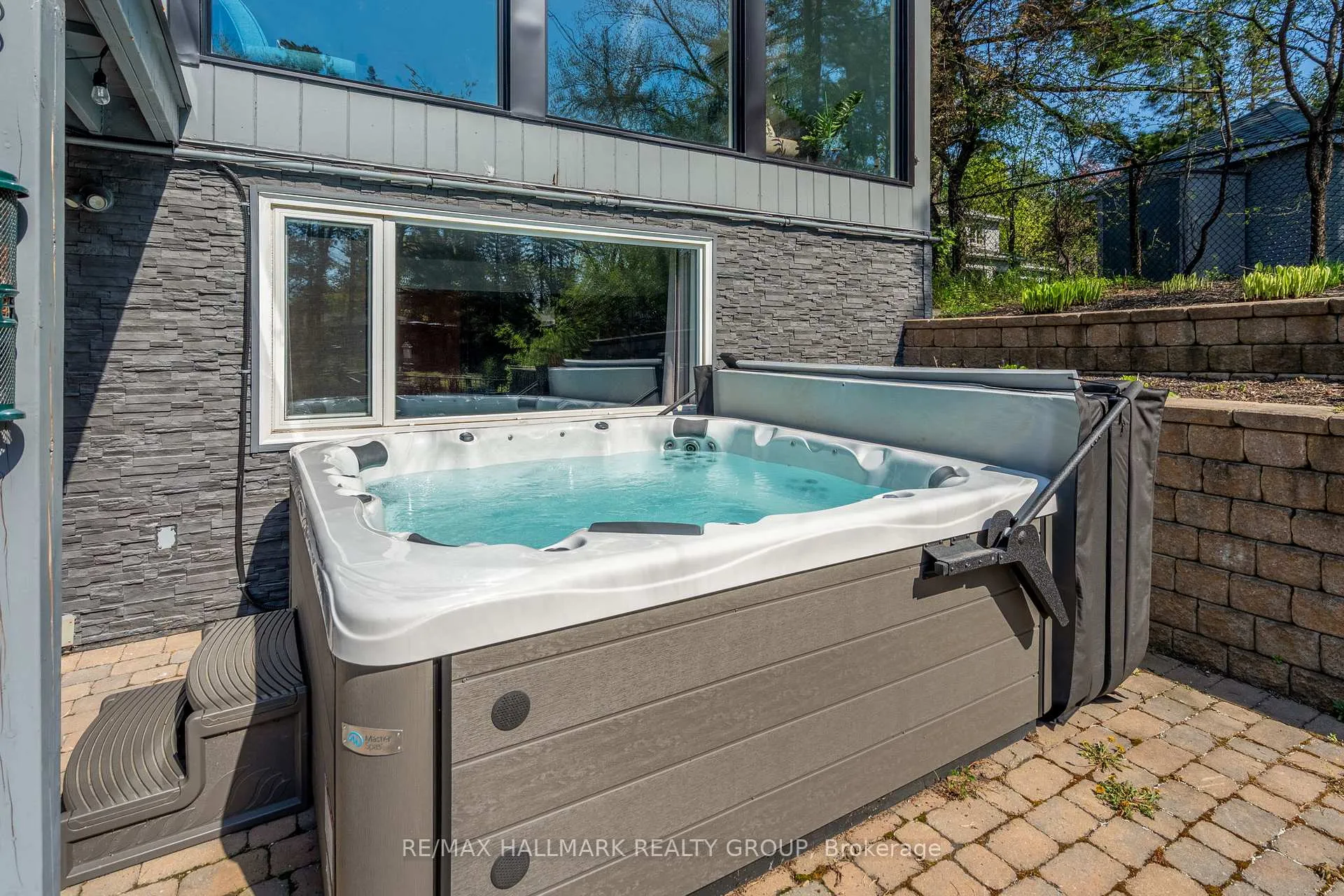 Photo 277 of 1880 Barnhart Place, Ottawa, Alta Vista/Faircrest Heights — HOMEH
