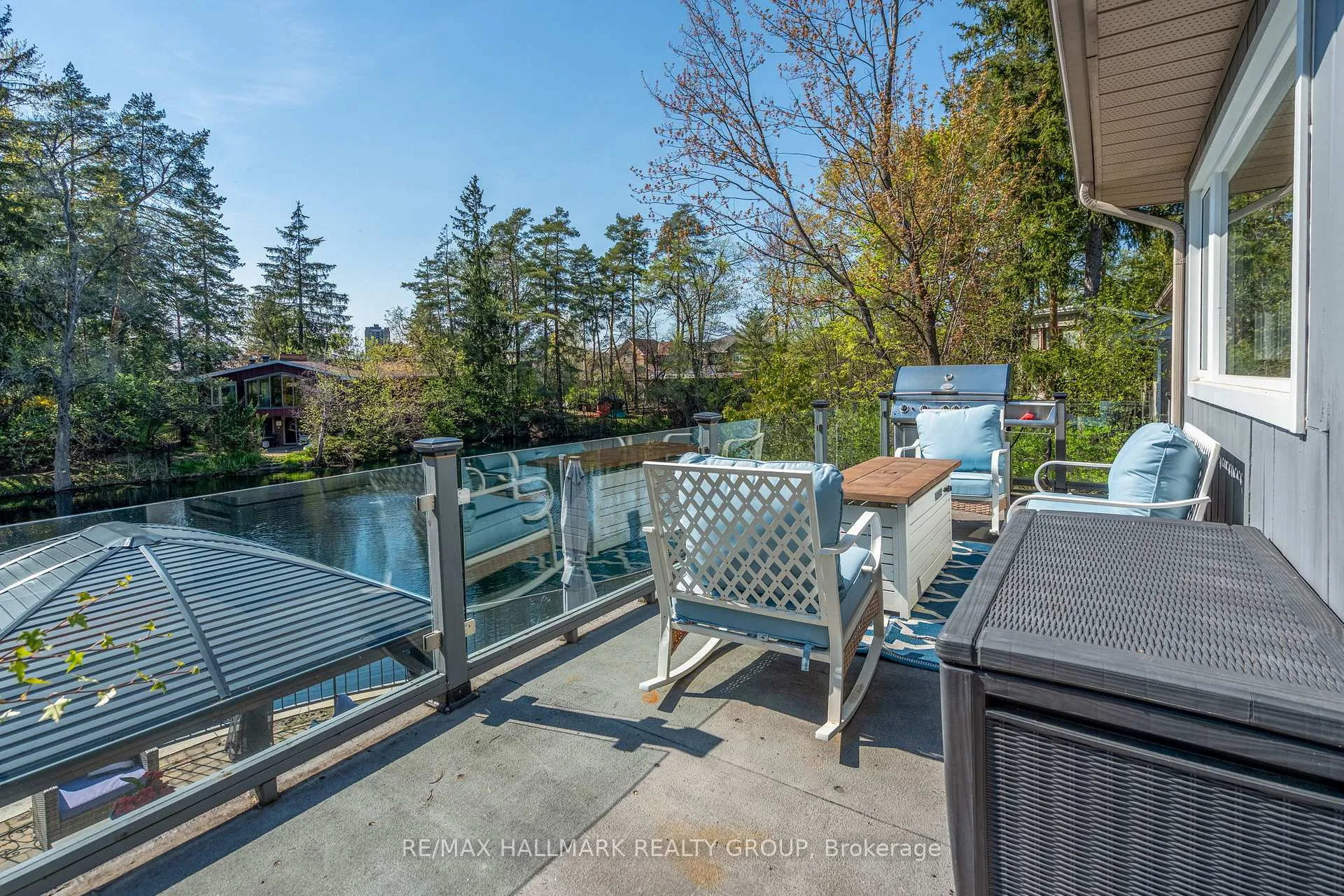 Photo 302 of 1880 Barnhart Place, Ottawa, Alta Vista/Faircrest Heights — HOMEH
