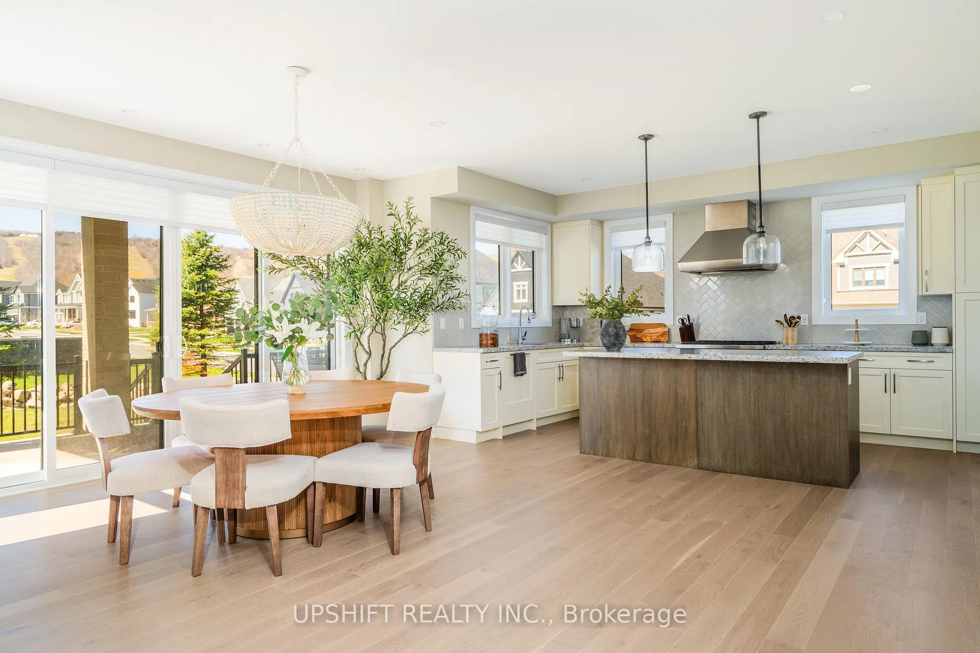 Photo 15 of 101 Stoneleigh Drive, Blue Mountains — HOMEH