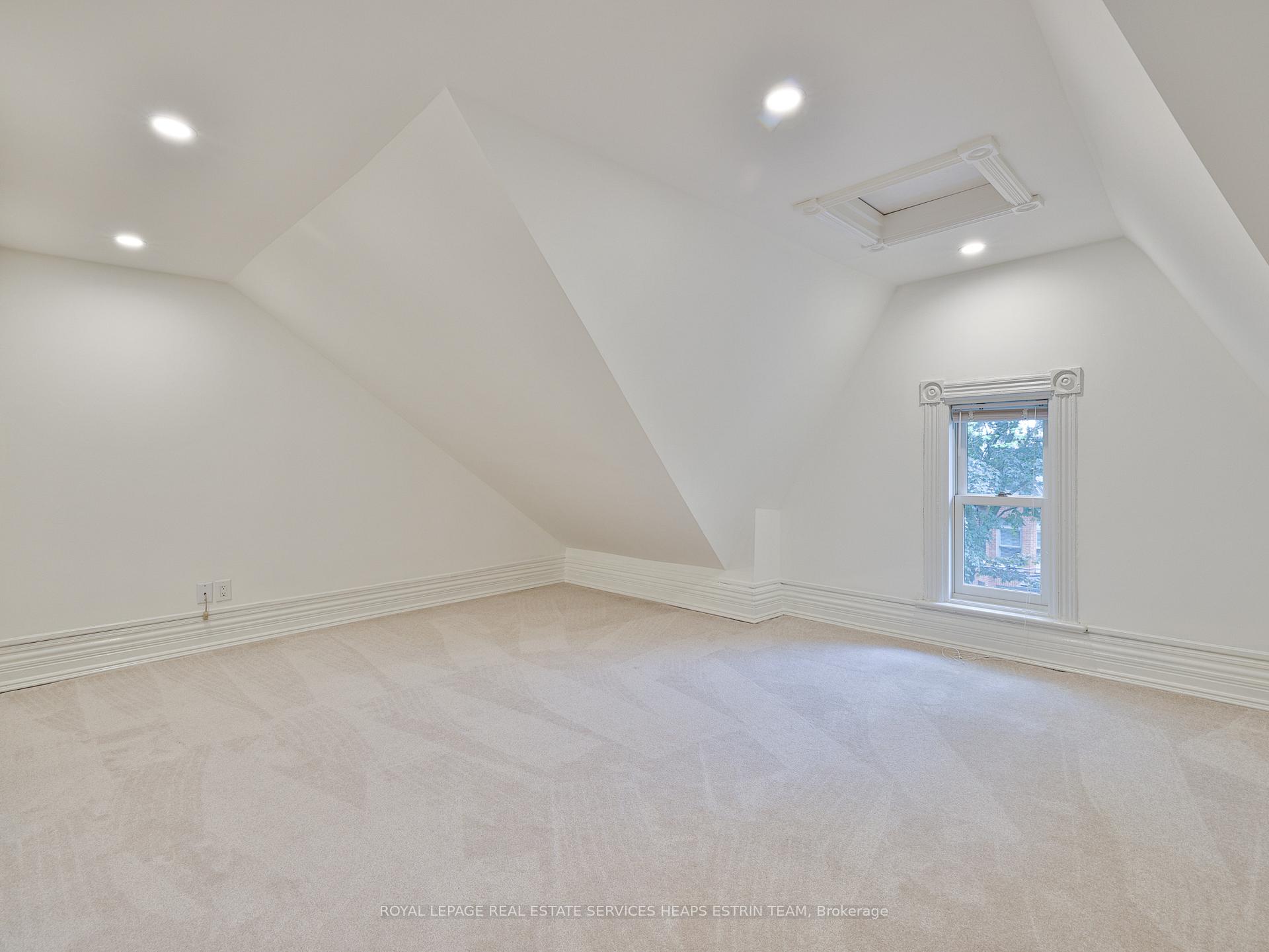 Photo 10 of Unit Main, 149 Robert Street, Toronto, University — HOMEH