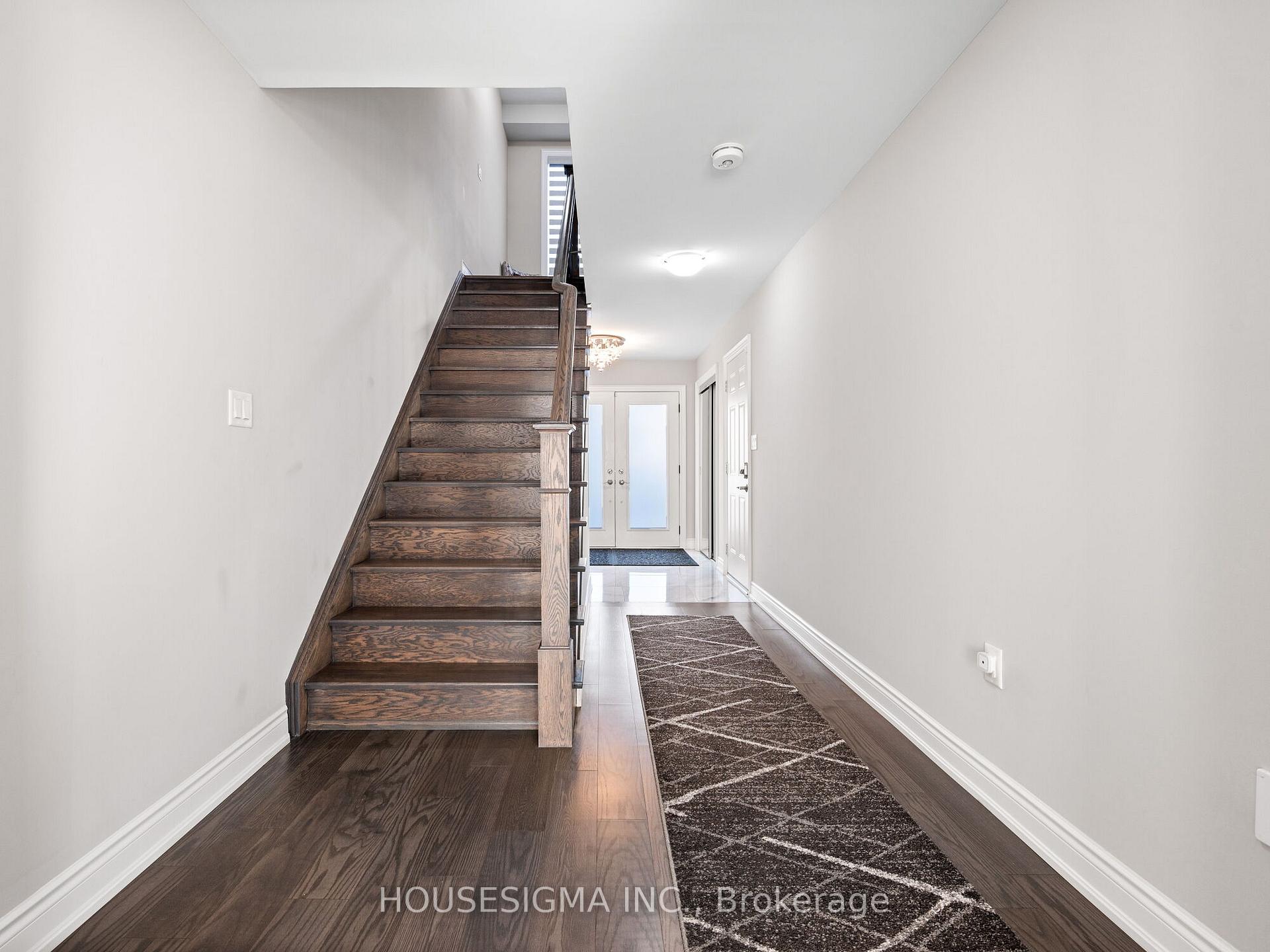 Photo 6 of 33 Vaudeville Drive, Etobicoke, Alderwood — HOMEH