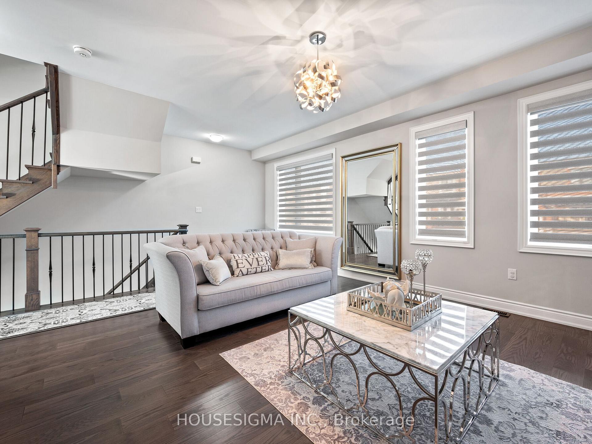Photo 12 of 33 Vaudeville Drive, Etobicoke, Alderwood — HOMEH