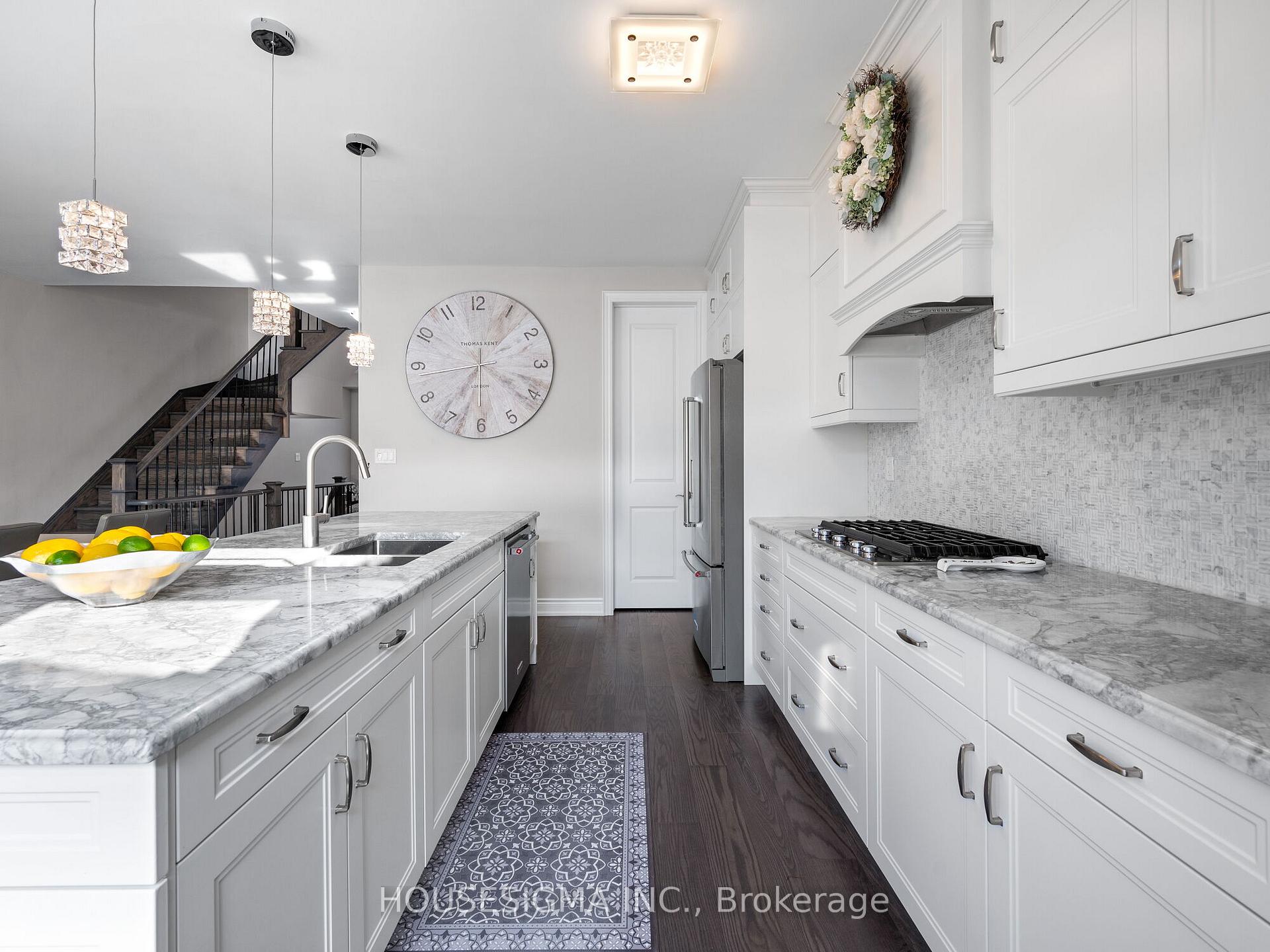 Photo 19 of 33 Vaudeville Drive, Etobicoke, Alderwood — HOMEH