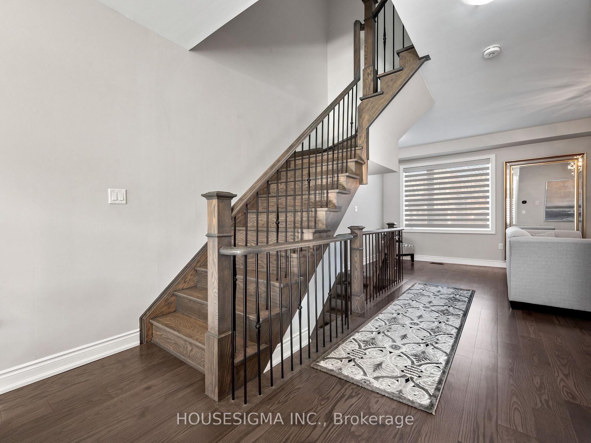 Photo 21 of 33 Vaudeville Drive, Etobicoke, Alderwood — HOMEH