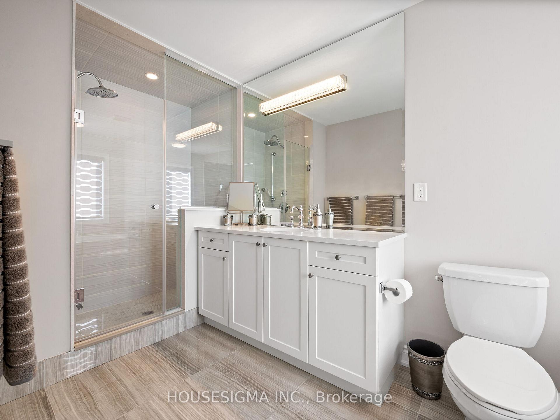 Photo 28 of 33 Vaudeville Drive, Etobicoke, Alderwood — HOMEH