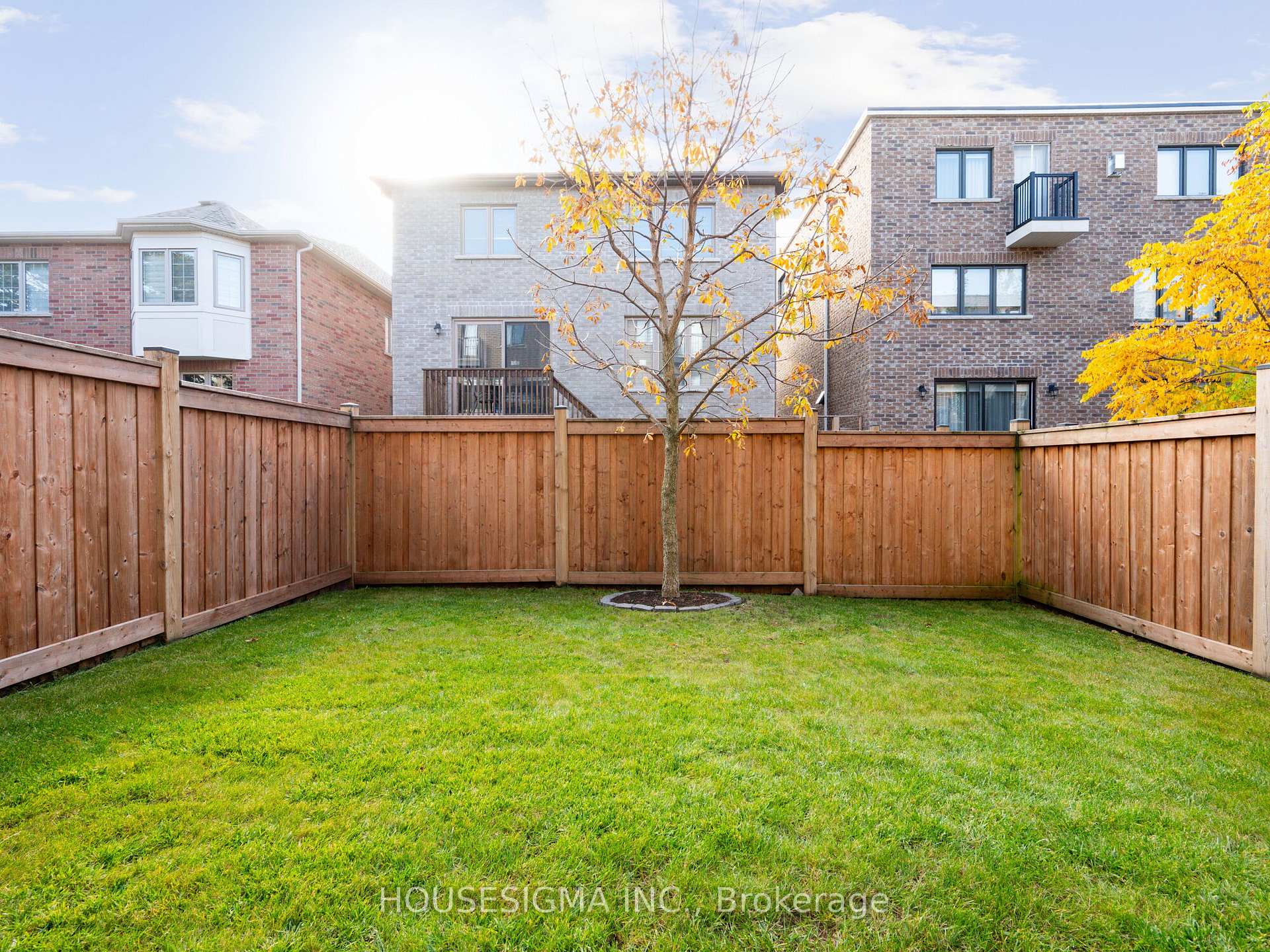 Photo 34 of 33 Vaudeville Drive, Etobicoke, Alderwood — HOMEH
