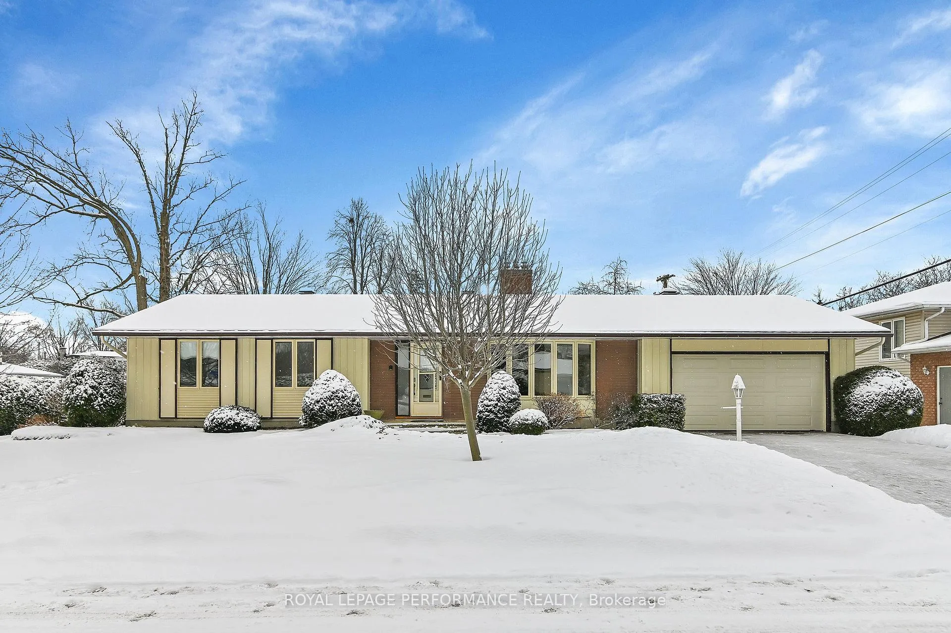 Photo 2 of 1104 Wiseman Crescent, Ottawa, Riverside Park — HOMEH