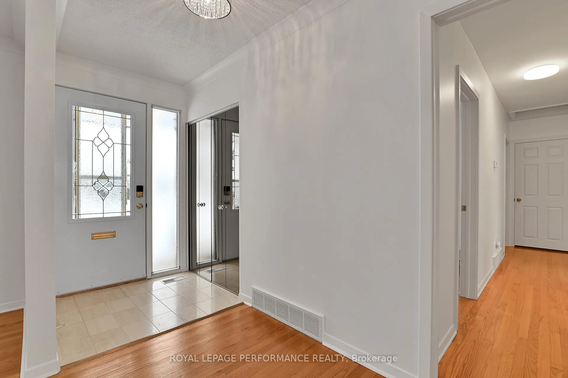 Photo 24 of 1104 Wiseman Crescent, Ottawa, Riverside Park — HOMEH