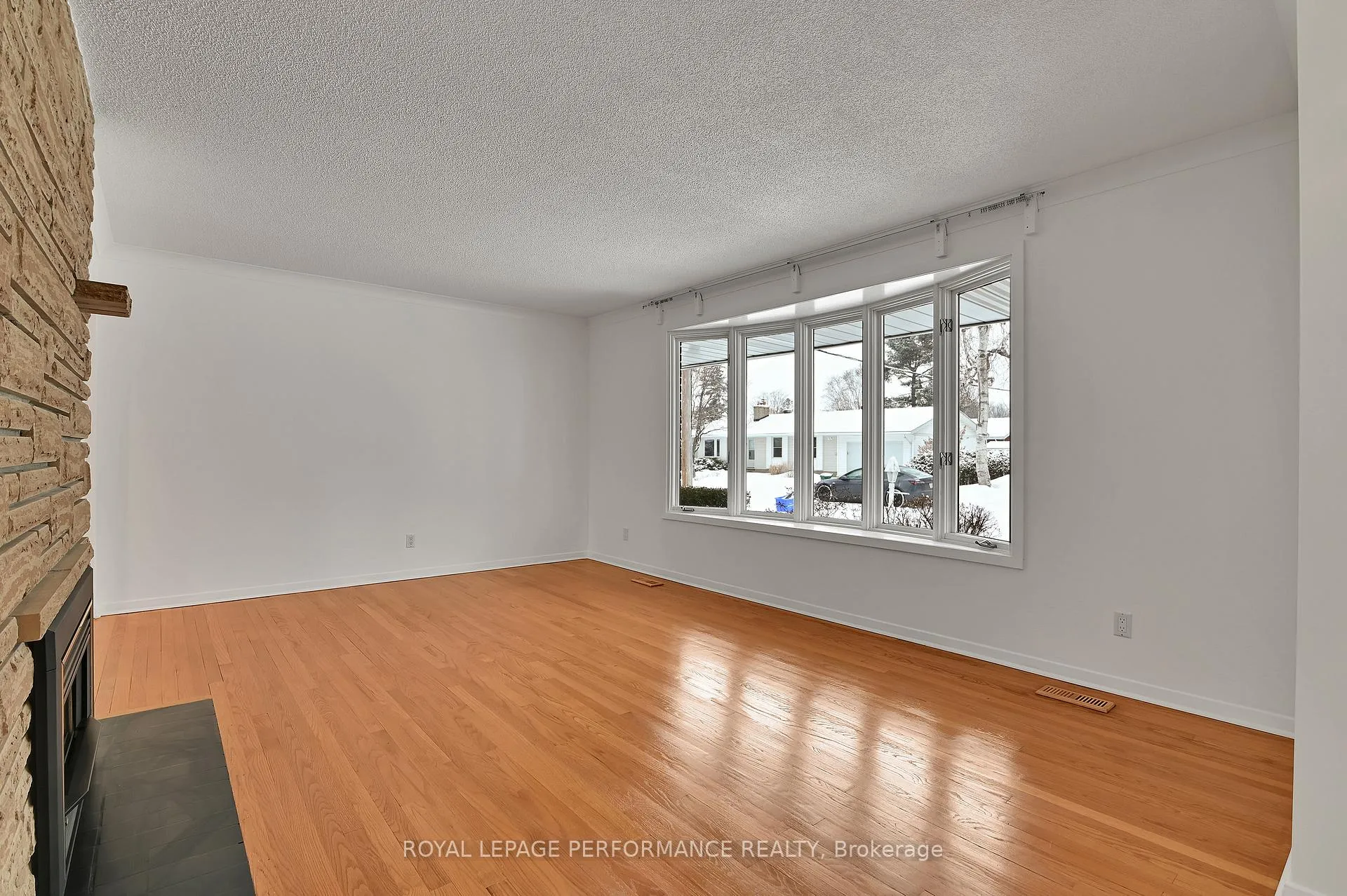 Photo 37 of 1104 Wiseman Crescent, Ottawa, Riverside Park — HOMEH