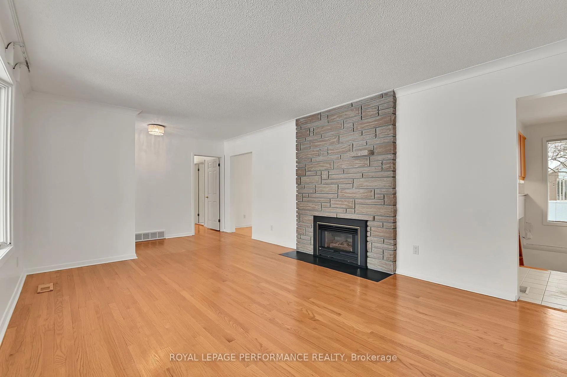 Photo 48 of 1104 Wiseman Crescent, Ottawa, Riverside Park — HOMEH
