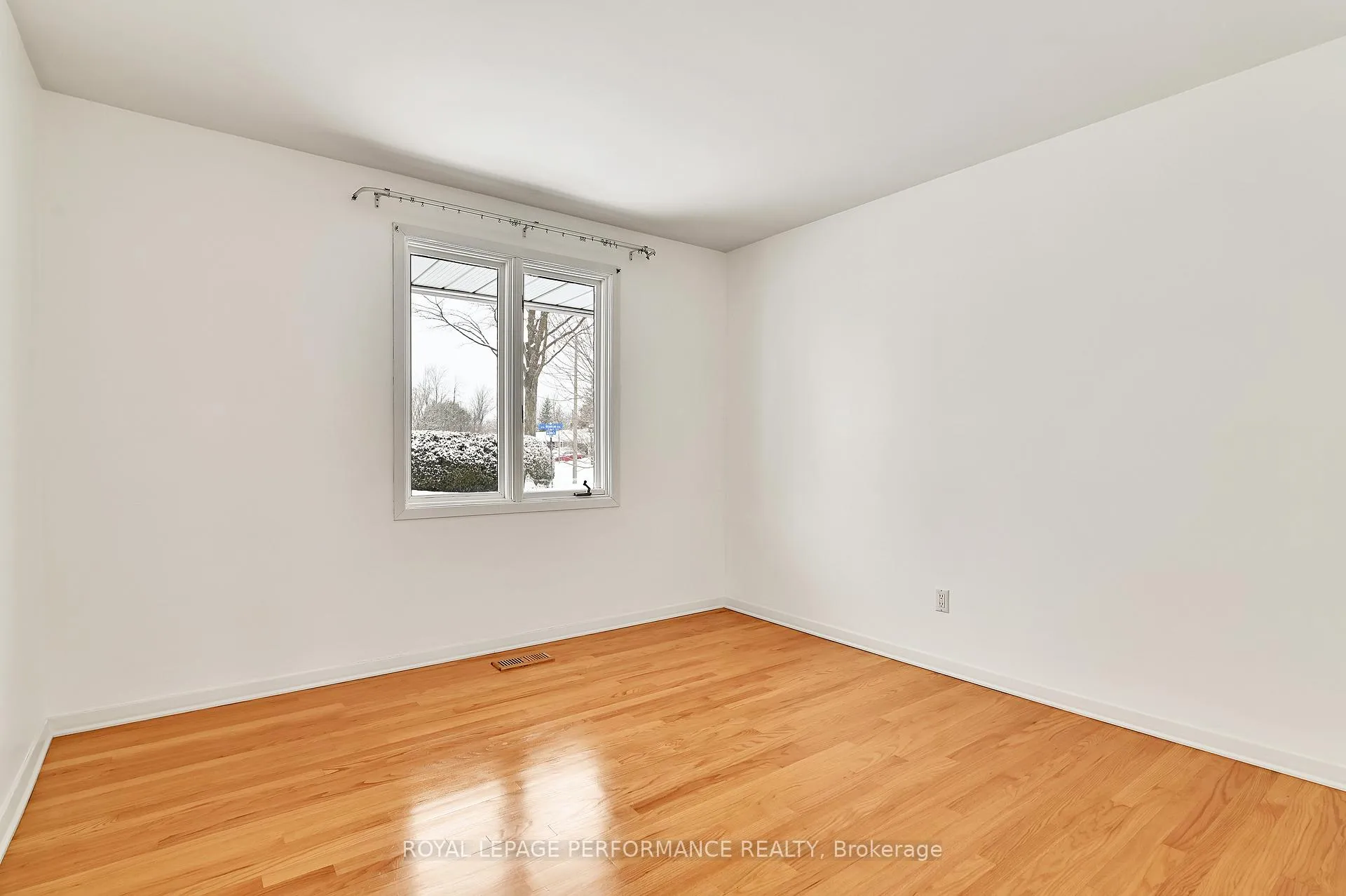 Photo 82 of 1104 Wiseman Crescent, Ottawa, Riverside Park — HOMEH