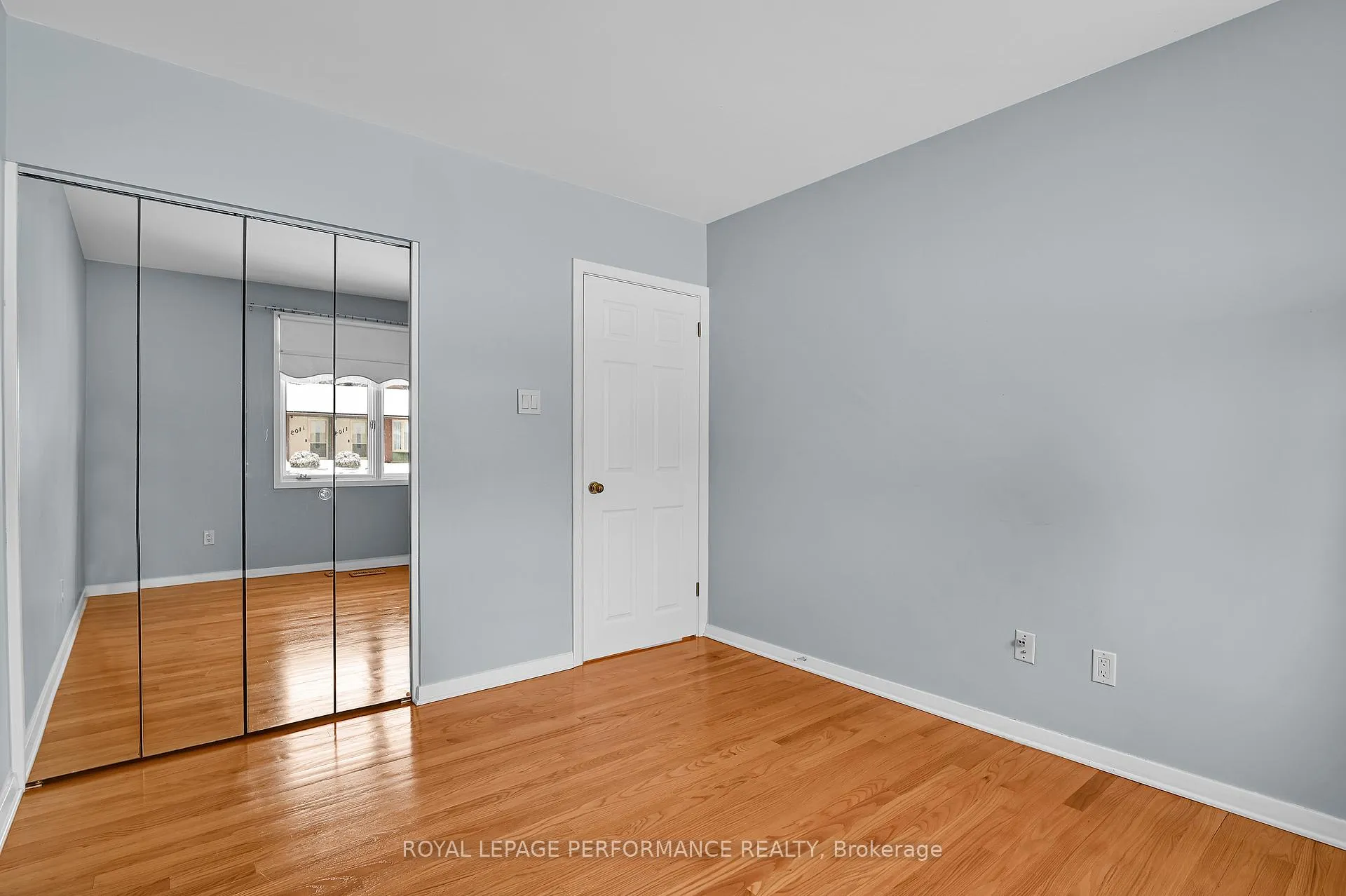 Photo 100 of 1104 Wiseman Crescent, Ottawa, Riverside Park — HOMEH
