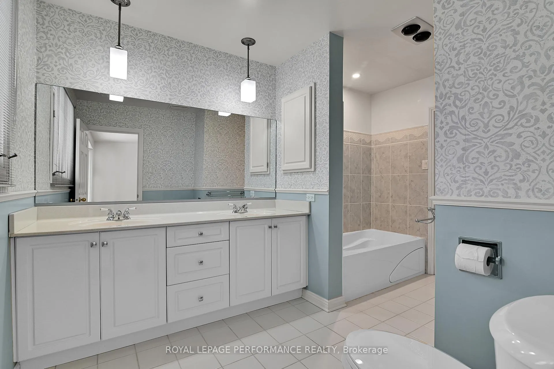 Photo 121 of 1104 Wiseman Crescent, Ottawa, Riverside Park — HOMEH