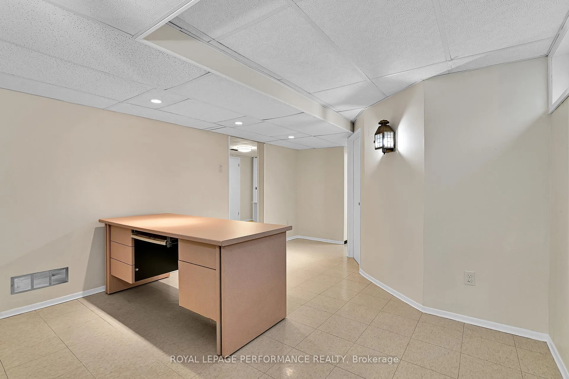 Photo 165 of 1104 Wiseman Crescent, Ottawa, Riverside Park — HOMEH