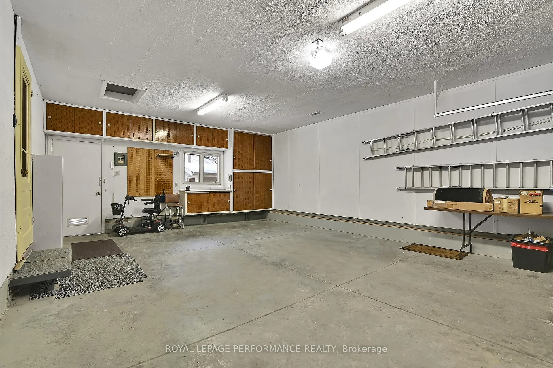 Photo 182 of 1104 Wiseman Crescent, Ottawa, Riverside Park — HOMEH