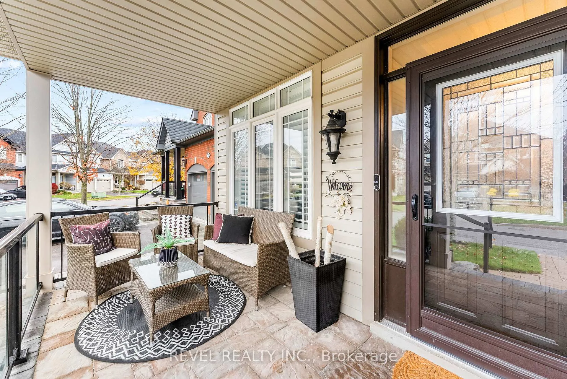 Photo 12 of 25 Duckfield Crescent, Ajax, South East — HOMEH