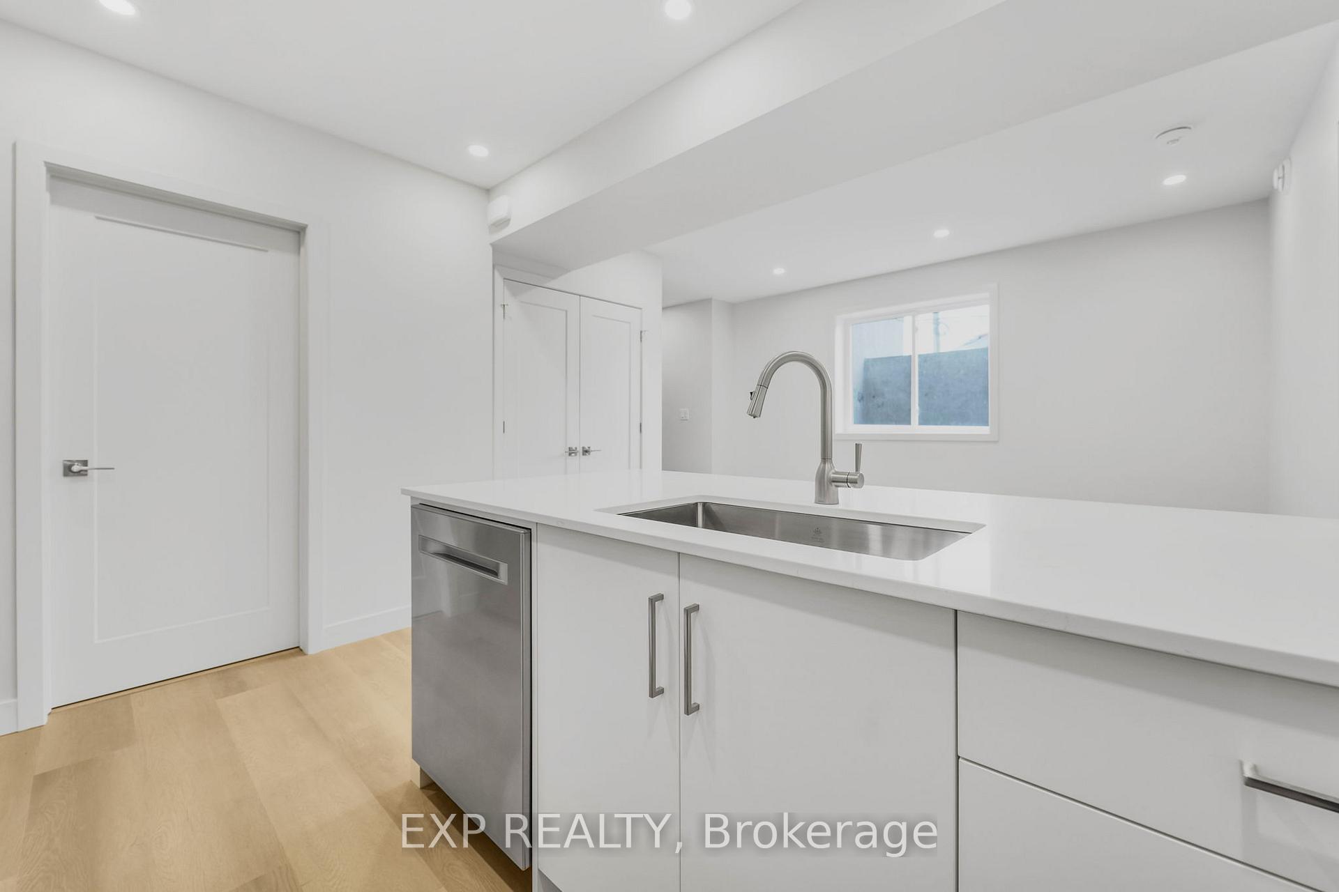 Photo 4 of Unit C, 2 Caroline Avenue, Ottawa, Ottawa West — HOMEH