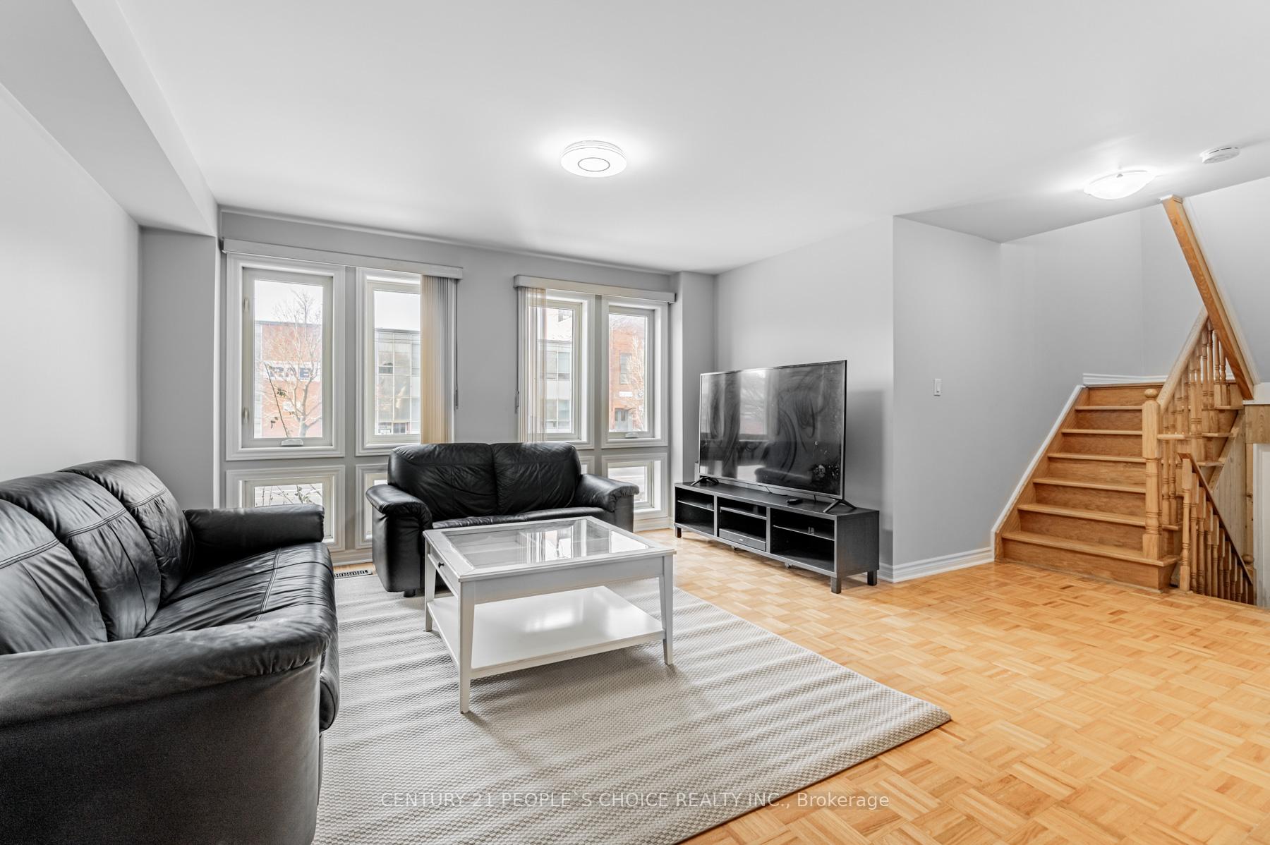 Photo 3 of 229 Islington Avenue, Etobicoke, New Toronto — HOMEH