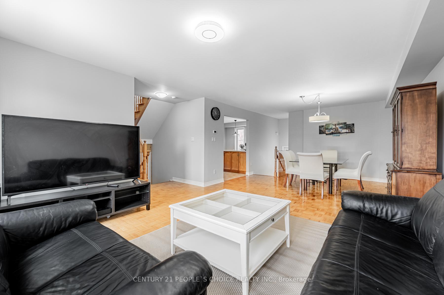 Photo 4 of 229 Islington Avenue, Etobicoke, New Toronto — HOMEH