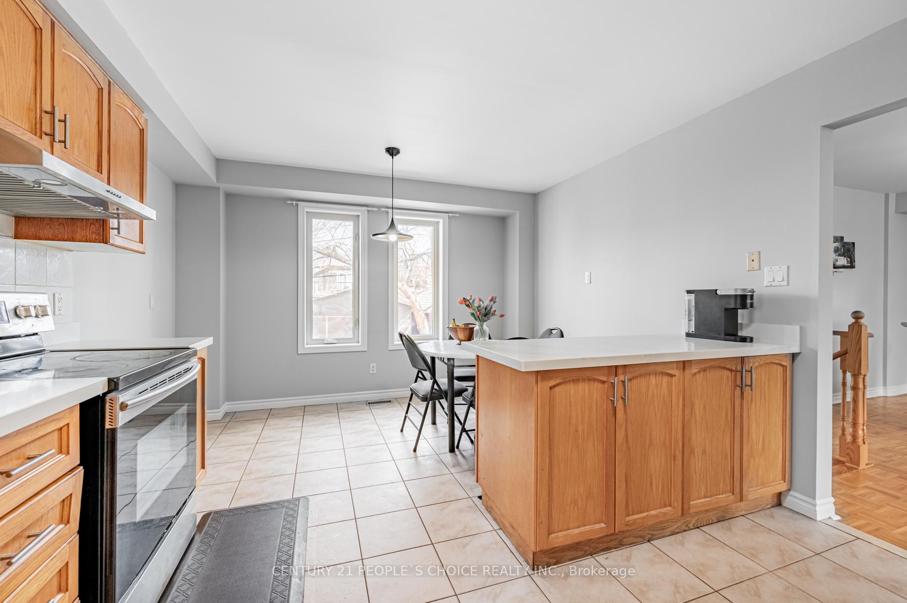 Photo 11 of 229 Islington Avenue, Etobicoke, New Toronto — HOMEH